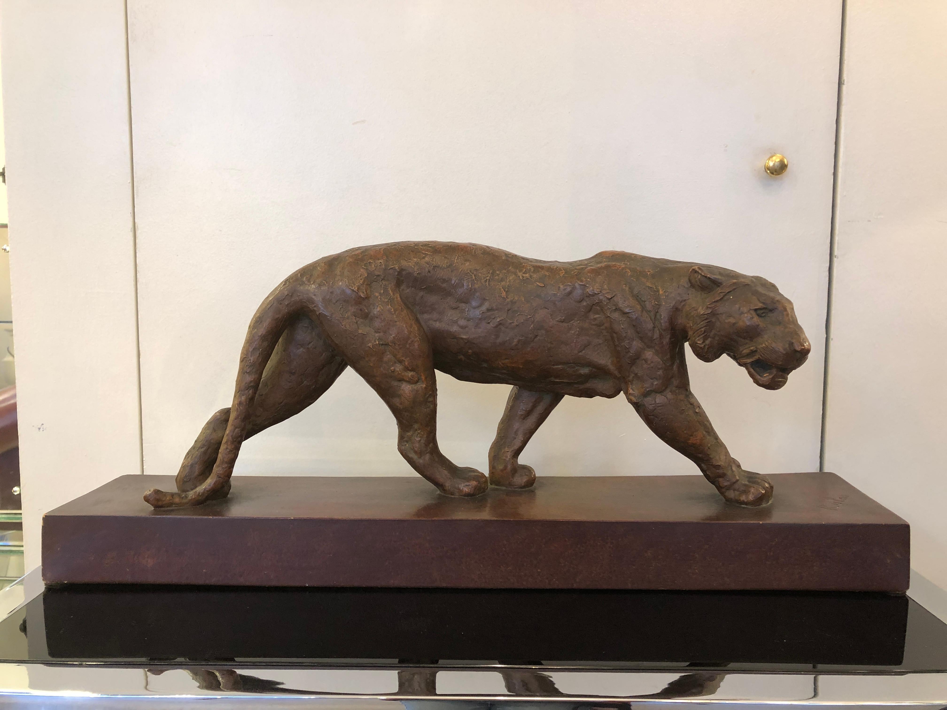 Art Deco animal clay sculpture by Sculptor Rulas
Size: W 63 cm, D 13 cm, H 29 cm. 
France Art Dec period 1930s 
A video of the item Is available upon request.






 