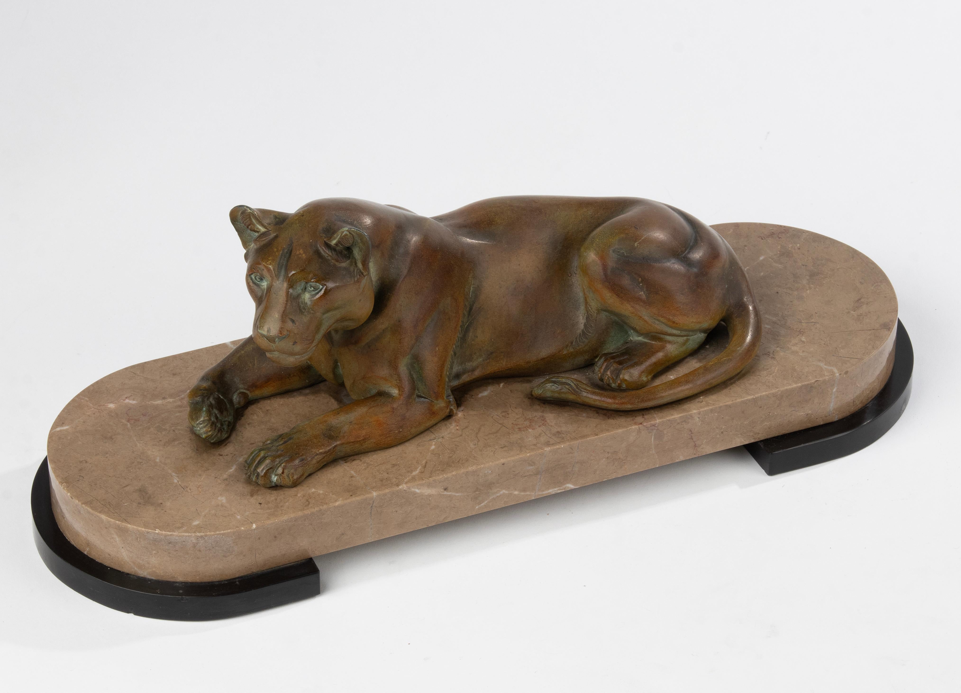 Art Deco Animal Sculpture of a Lioness Made of Spelter and Marble 5