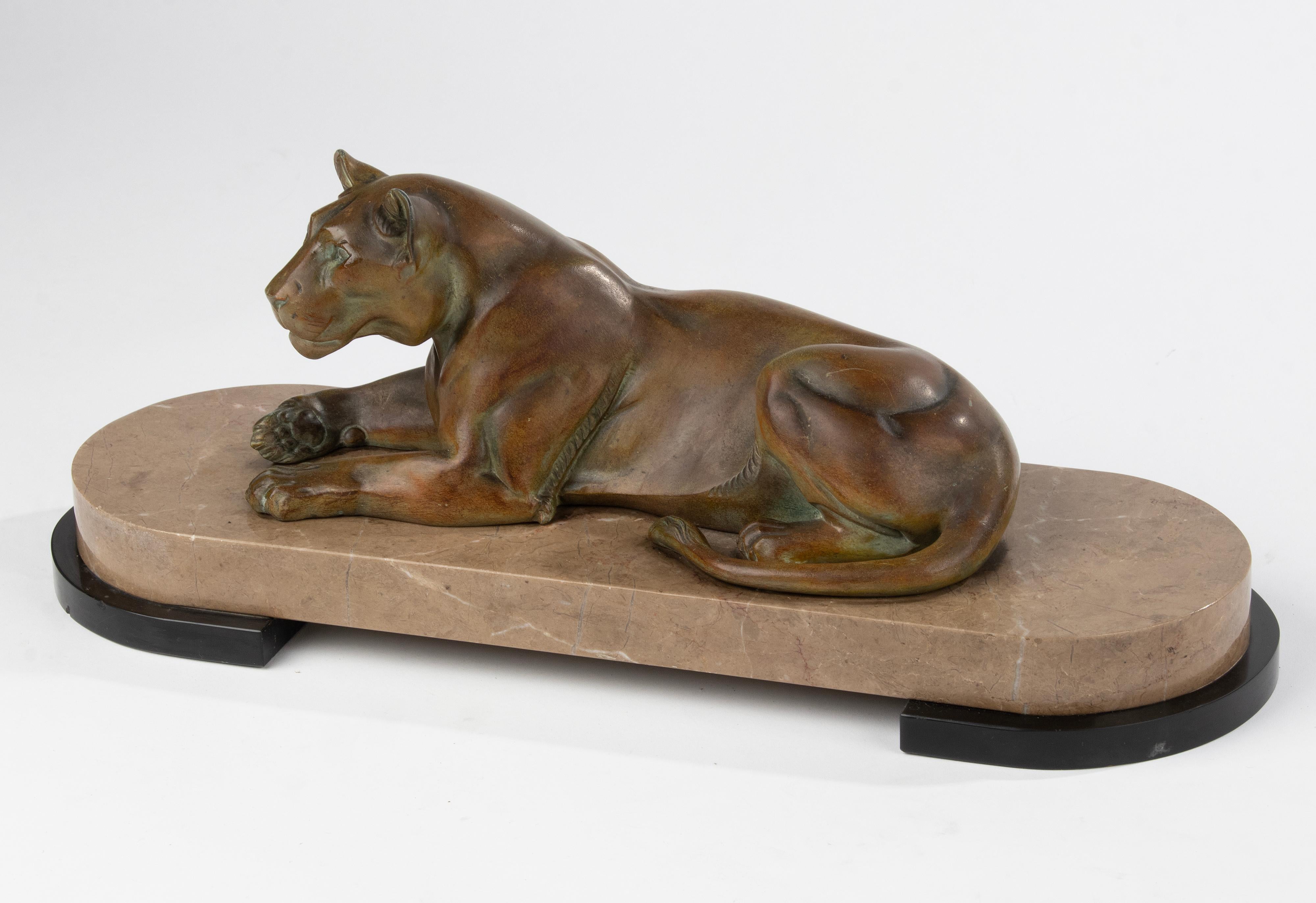 Art Deco Animal Sculpture of a Lioness Made of Spelter and Marble 3