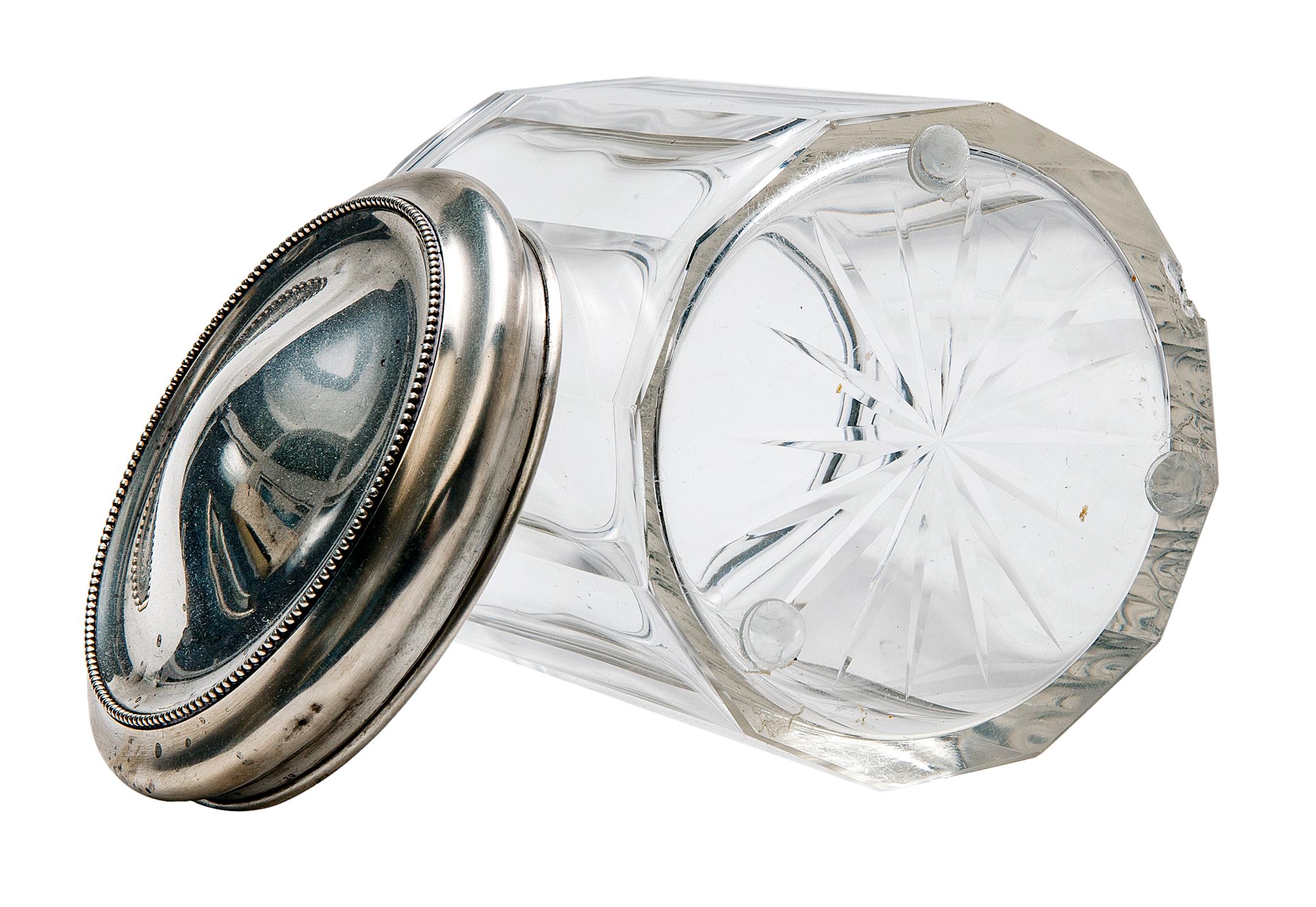 Art déco-Krug aus antikem geschliffenem Kristall mit Deckel aus Sterlingsilber (20. Jahrhundert) im Angebot