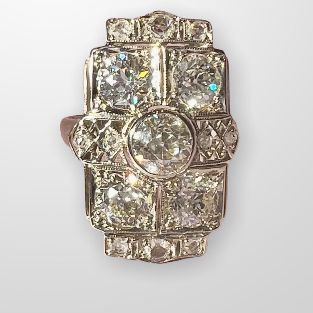 Art deco antique cut diamond ring for 5 carats , platinum and 18 carat gold In Good Condition For Sale In SAINT-OUEN-SUR-SEINE, FR