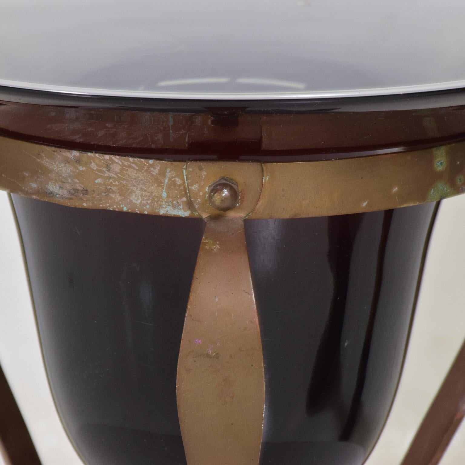 Vetro soffiato Vaso di vetro da centrotavola antico Art Deco con cornice in bronzo massiccio degli anni '40 in vendita