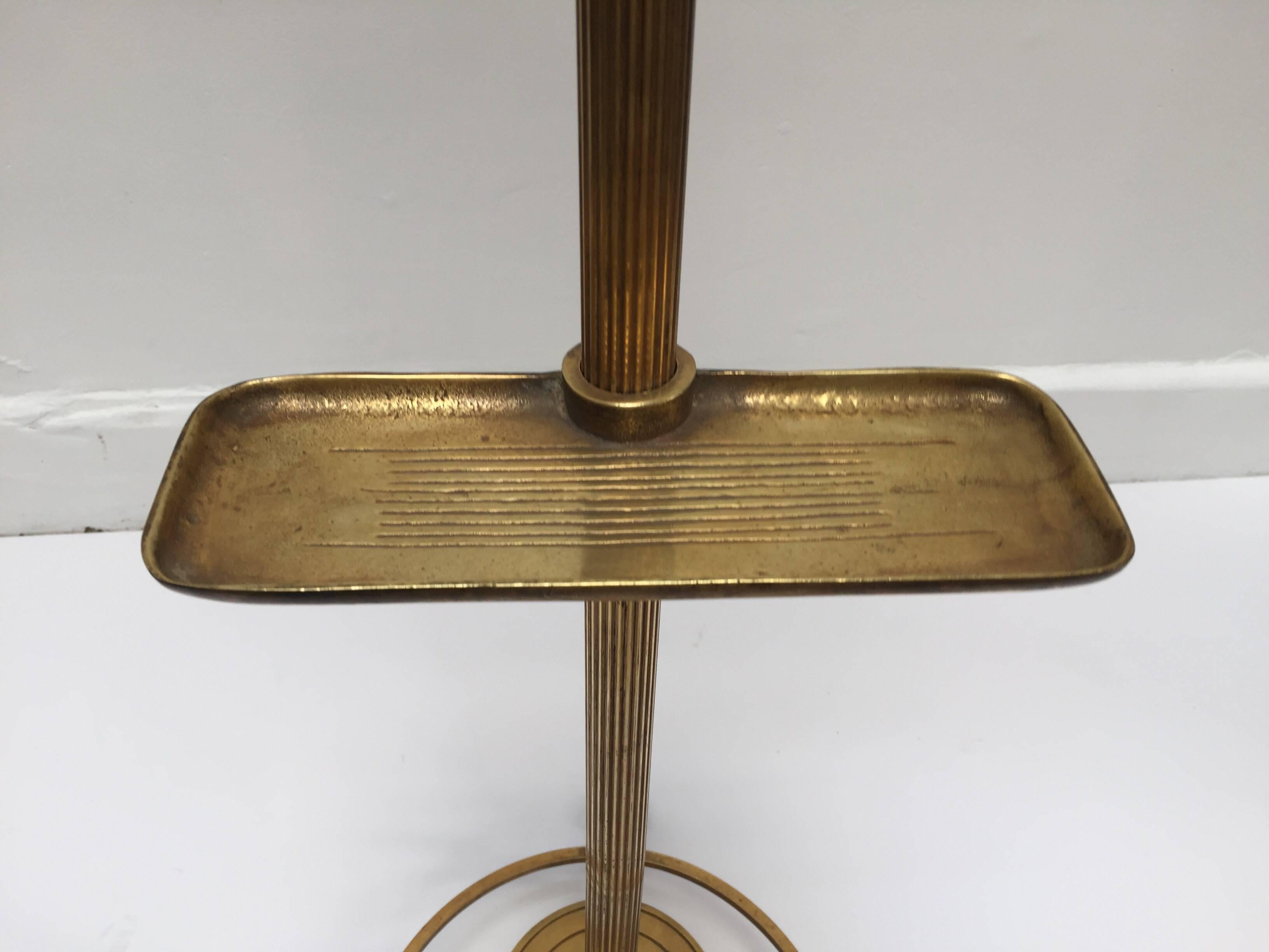 Laiton Valet en laiton poli Art Déco pour homme par Glo-Mar Artworks Inc NY