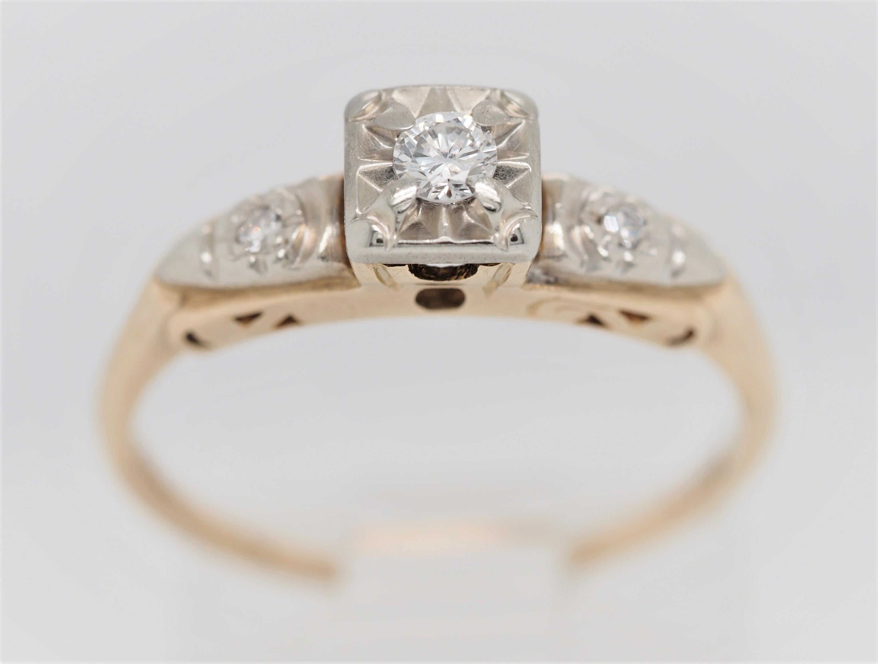 Women's Art Deco Antique Old European Diamond Two-Tone Gold Filigree Ring For Sale