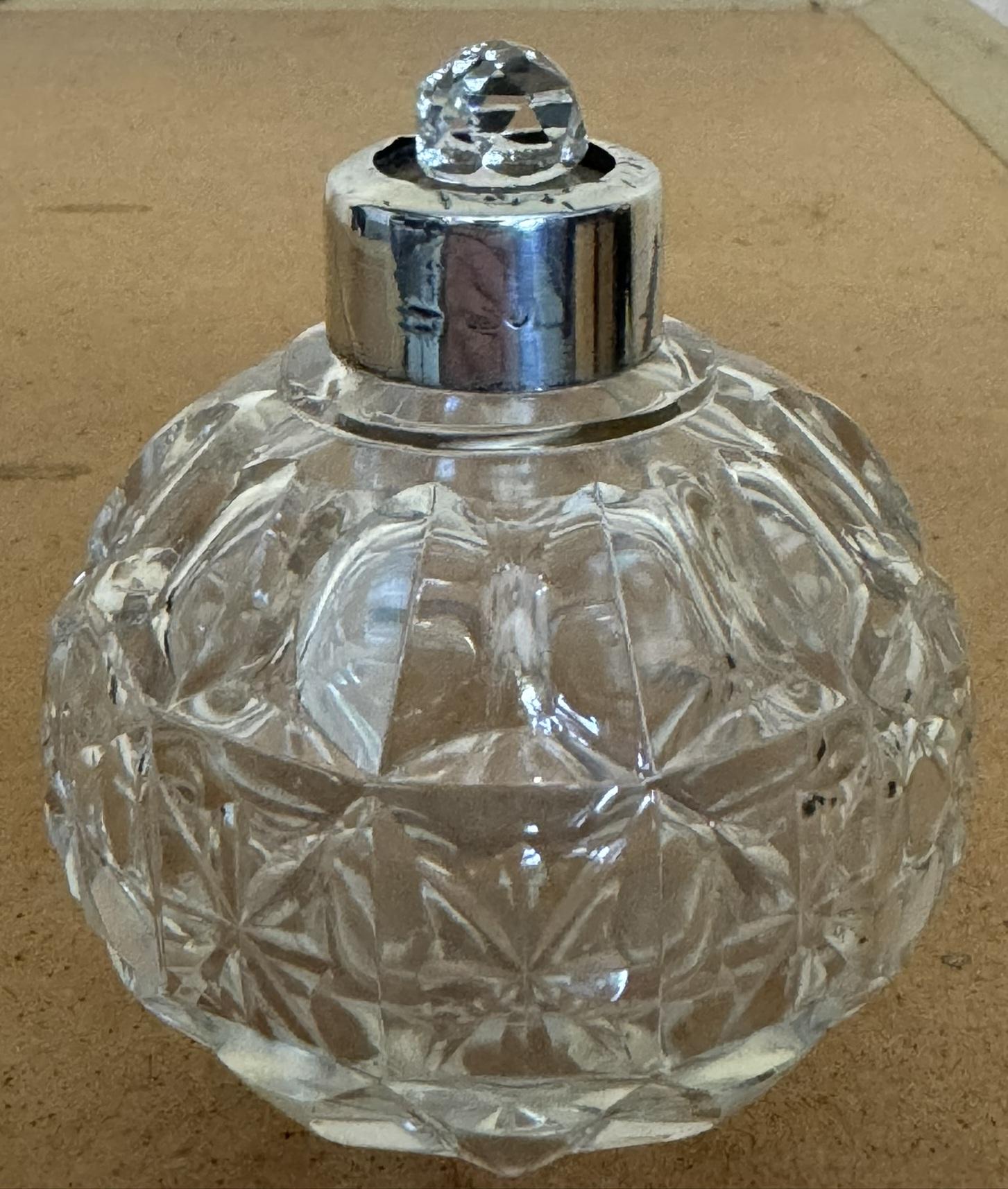Sterling Silver ART DECO ANTiQUE STERLING SILVER PERFUME BOTTLE IN ROUND CUT GLASS CRYSTAL For Sale