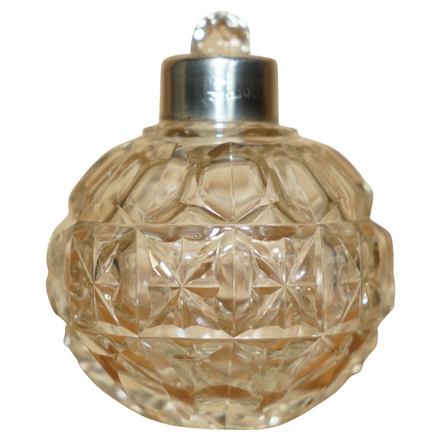 ART DECO ANTiQUE STERLING SILVER PERFUME BOTTLE IN ROUND CUT GLASS CRYSTAL For Sale
