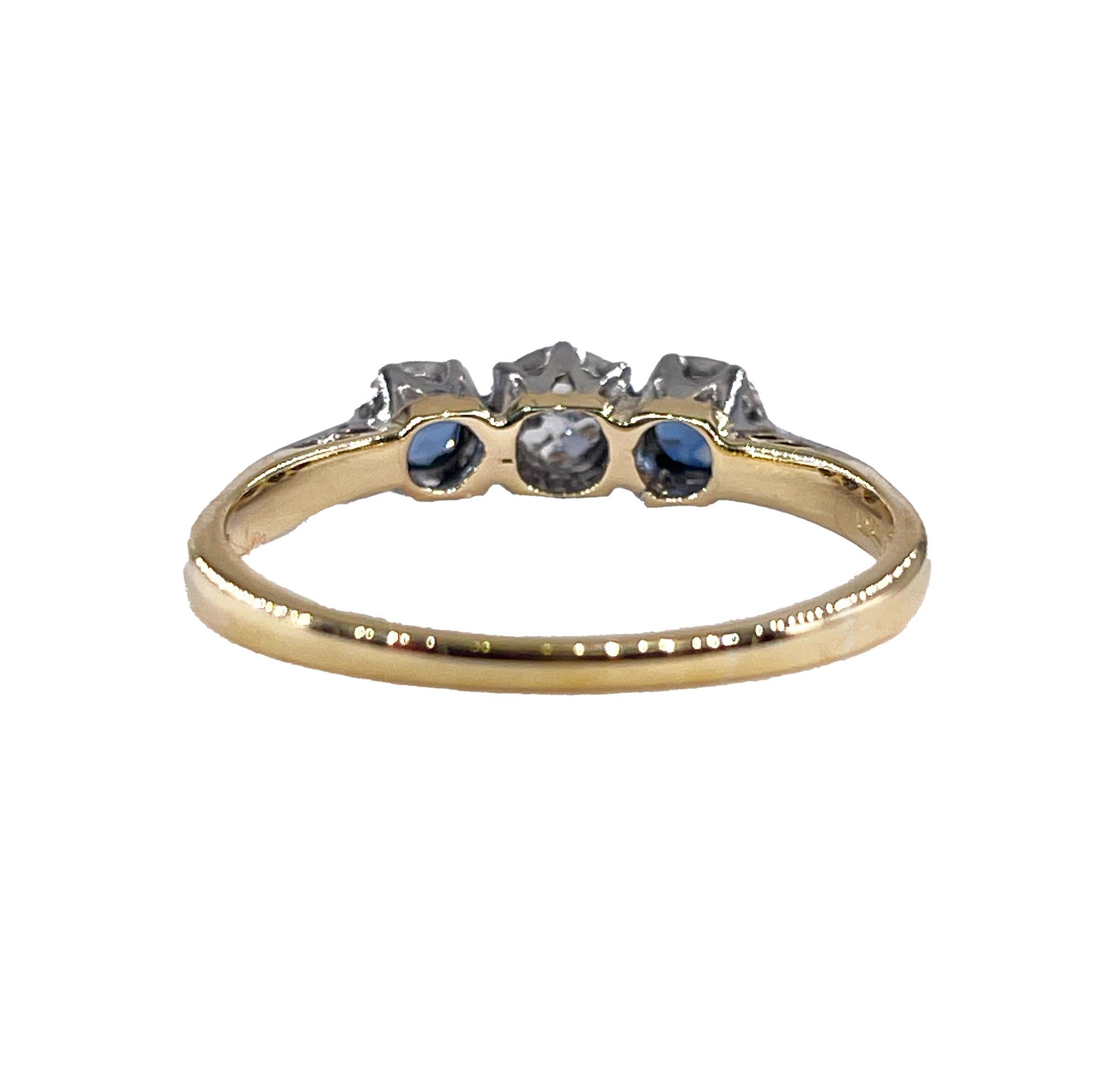 Art Deco Antique Three Stone Sapphire and Diamond Platinum 18K Yellow Gold Ring For Sale 1