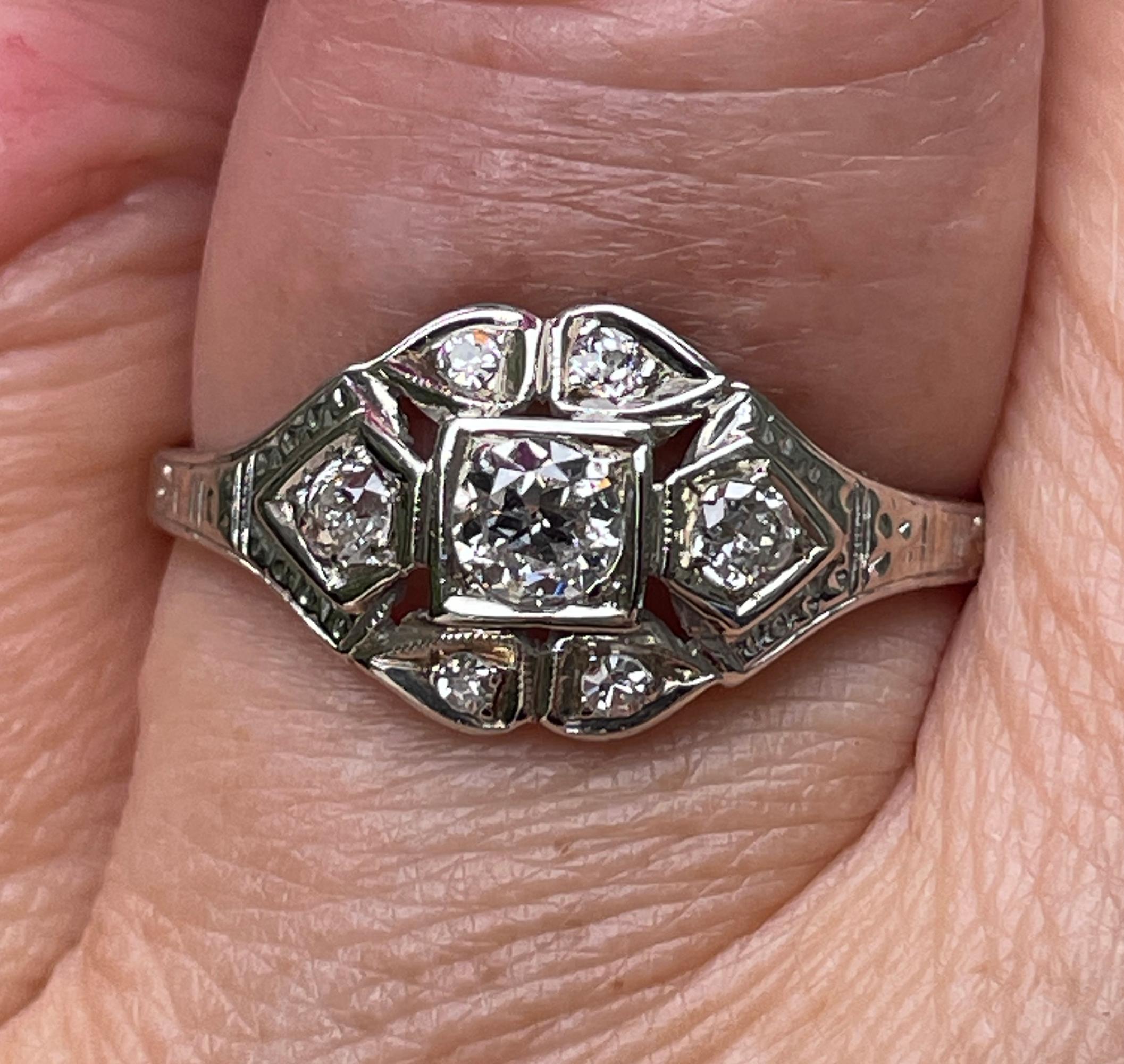 Art Deco Antique Vintage 0.85ct Old European Diamond Engagement Wedding Platinum For Sale 7