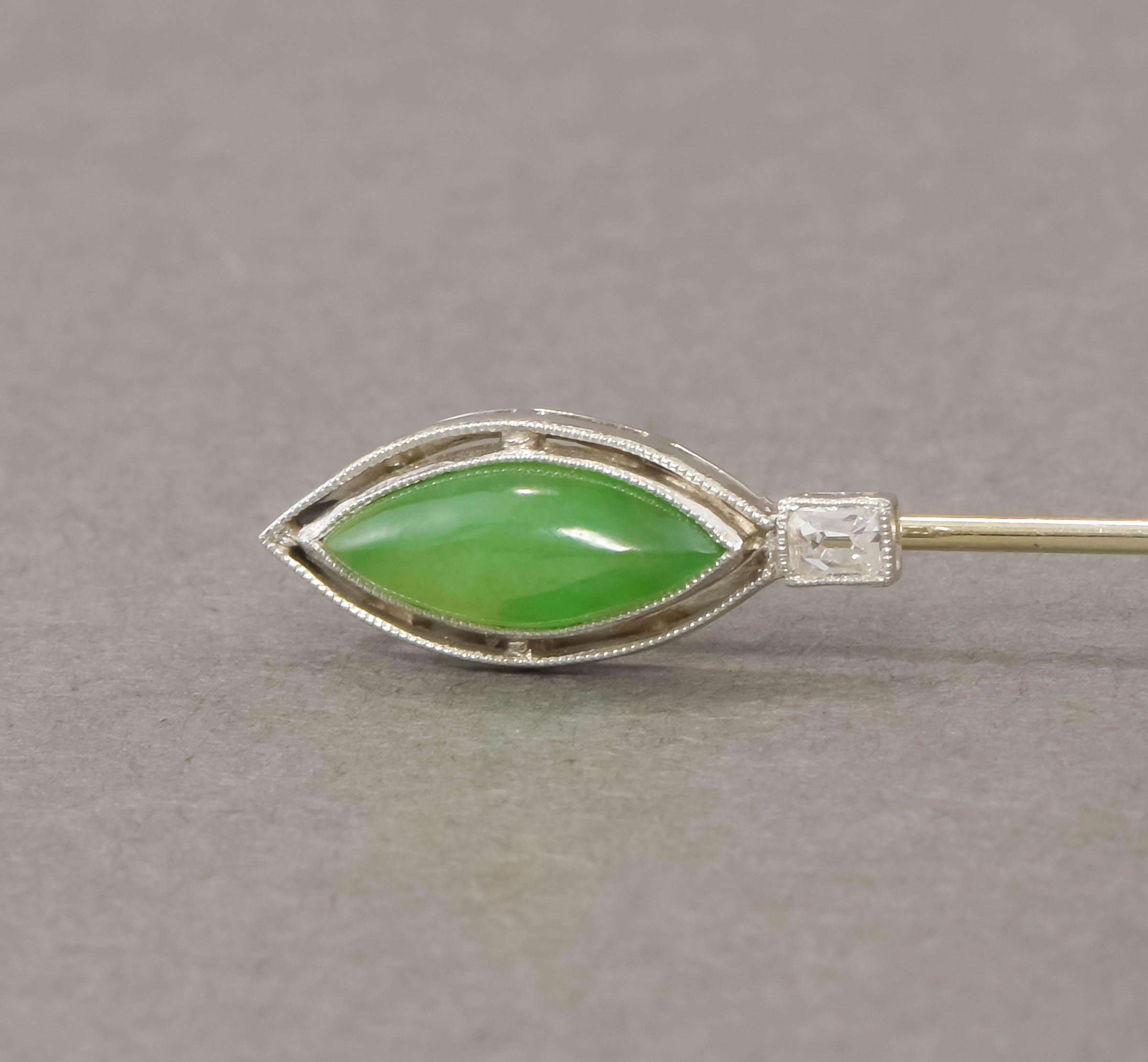 Art Deco Apple Green Jade Diamond Stick Pin - Cravat Pin in Platinum & 18K Gold For Sale 5