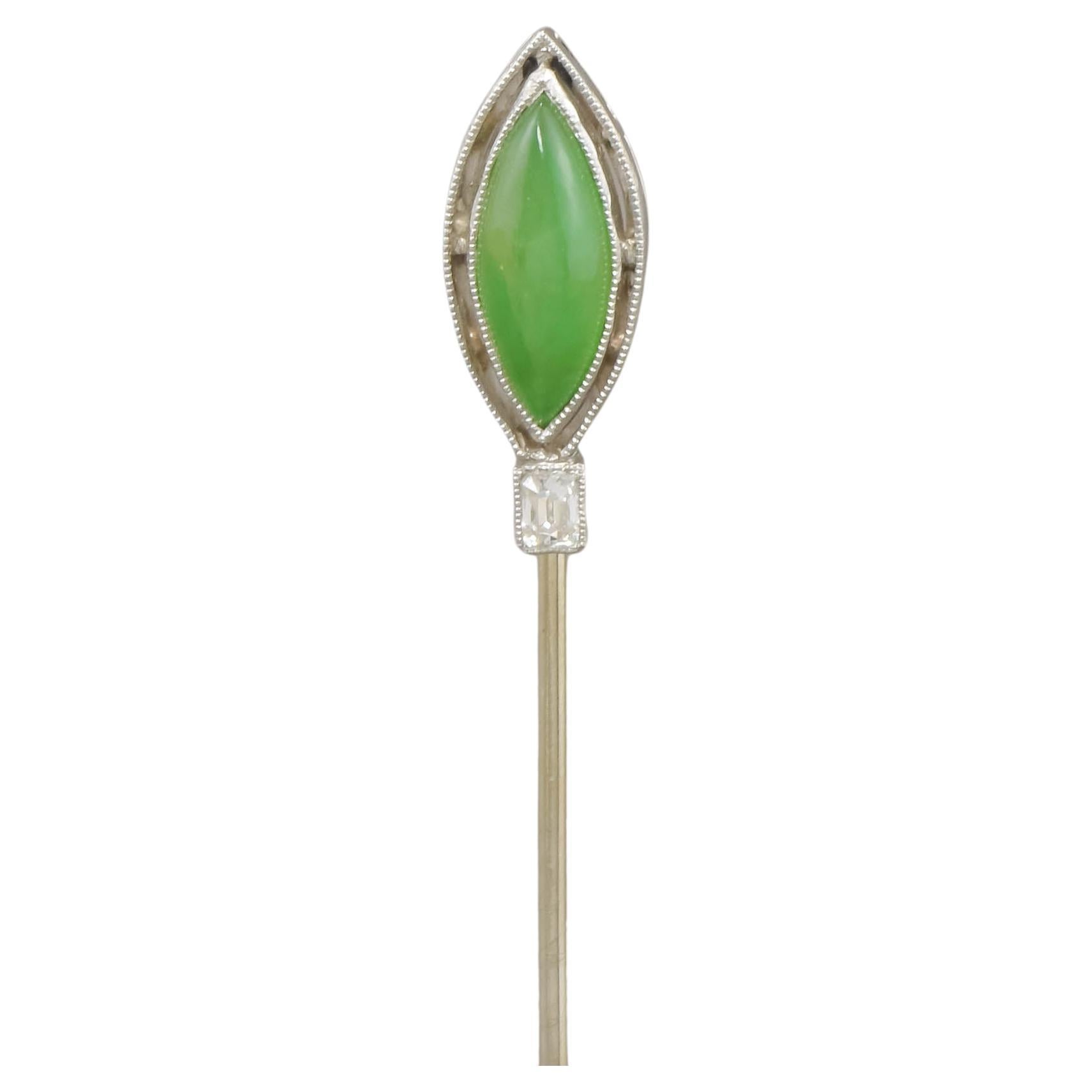 Art Deco Apfelgrüne Jade Diamant Stick Pin - Cravat Pin aus Platin & 18K Gold