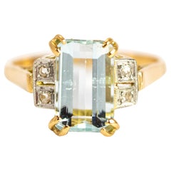 Art Deco Aqua and Diamond 18 Carat Gold Ring