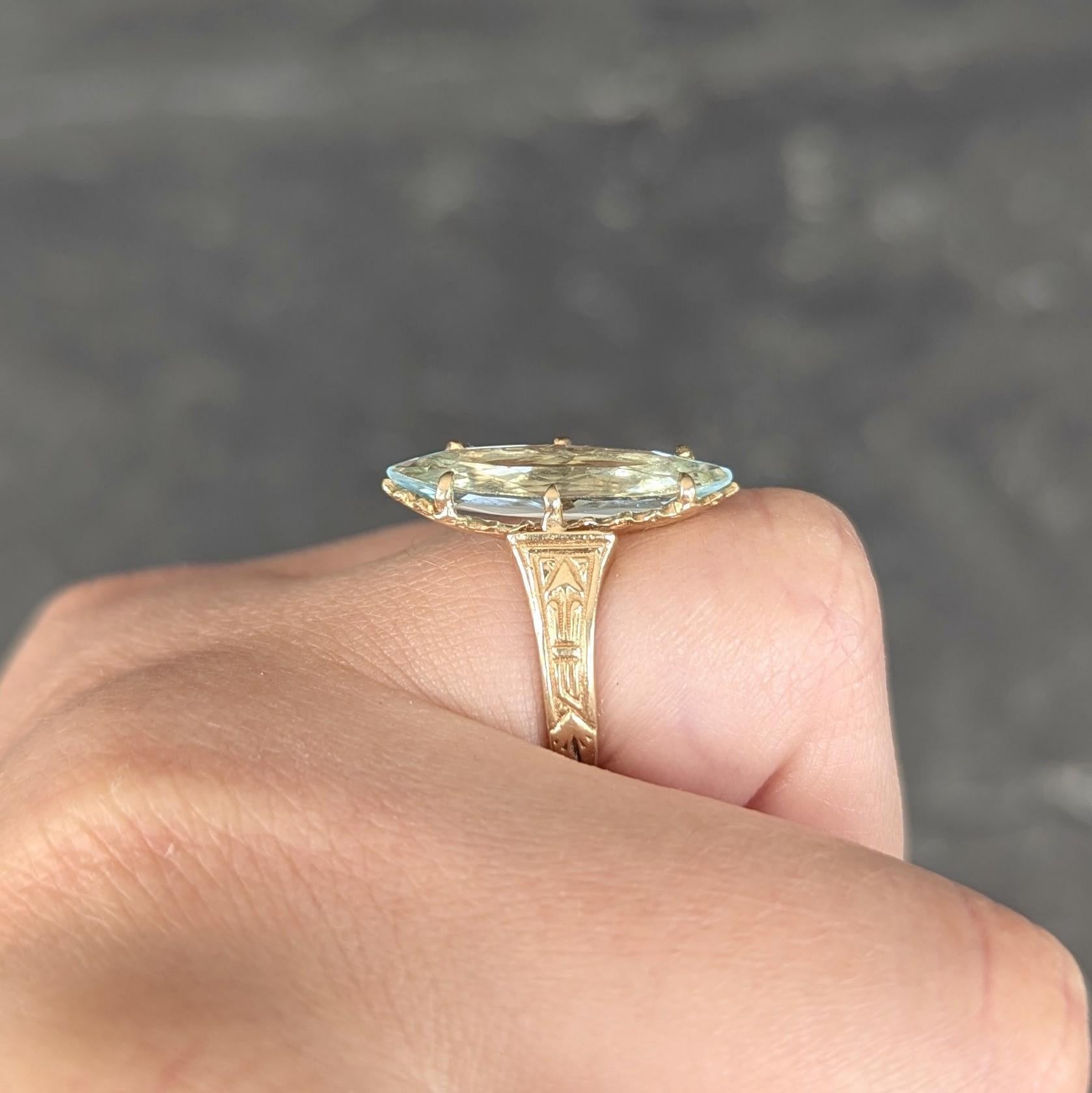 Art Deco Aquamarine 14 Karat Yellow Gold Antique Arrow Navette Dinner Ring For Sale 3