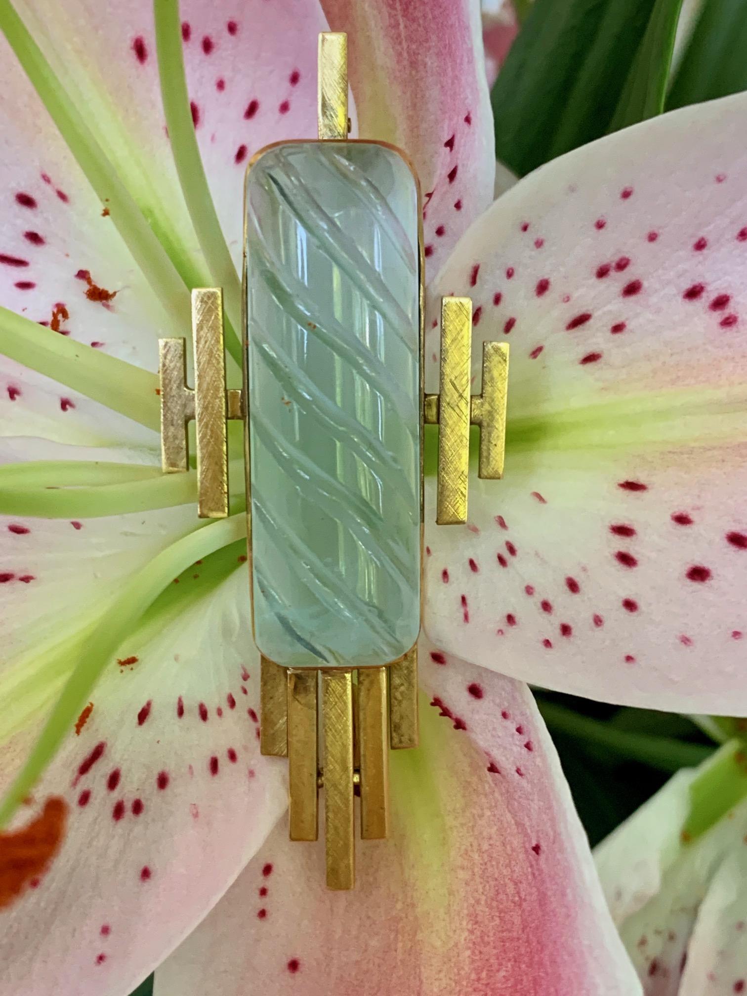 Art Deco Style Aquamarine 18 Karat Gold Brooch / Pendant In Excellent Condition In St. Louis Park, MN