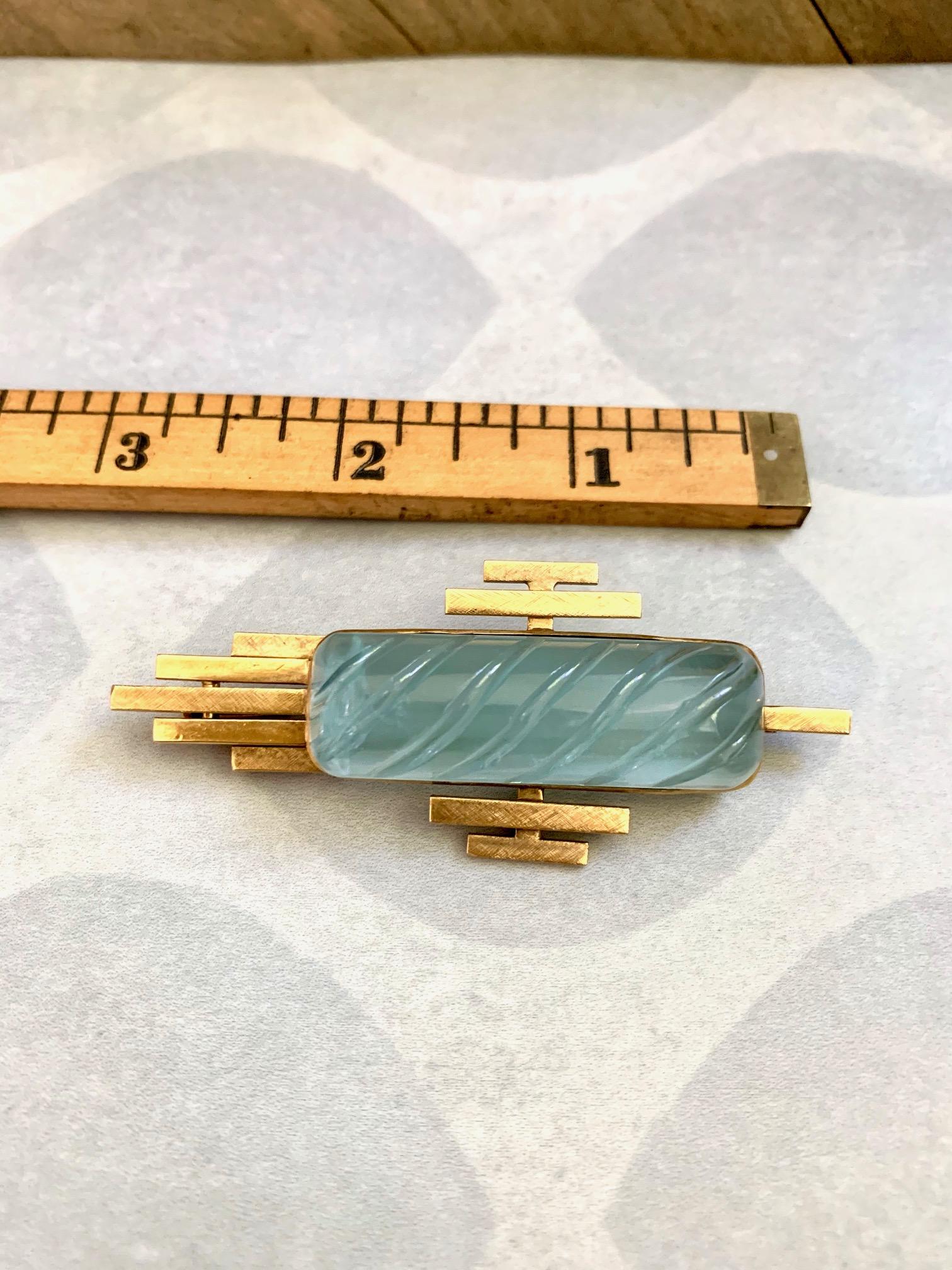 Art Deco Style Aquamarine 18 Karat Gold Brooch / Pendant 3