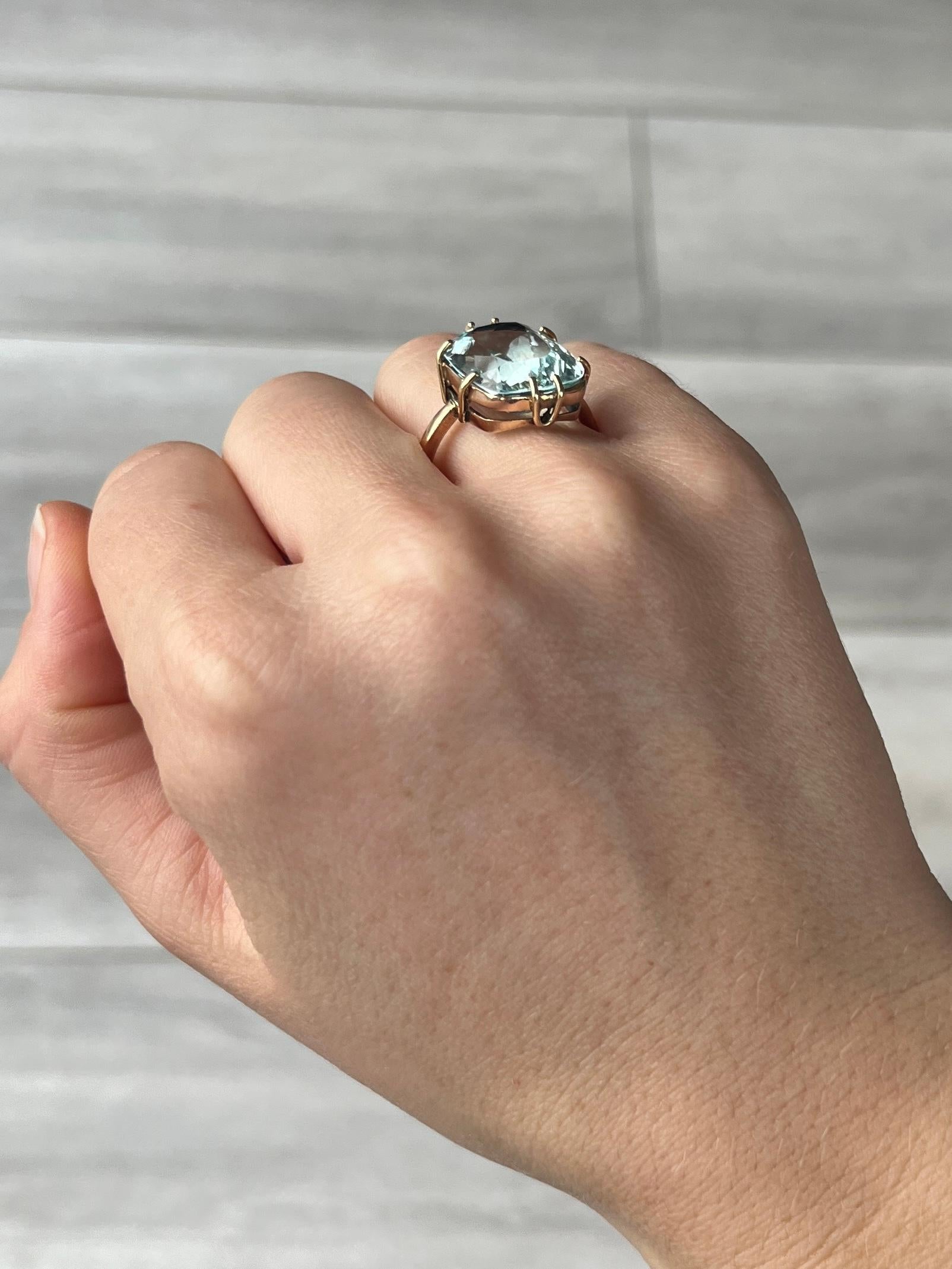 Oval Cut Art Deco Aquamarine and 9 Carat Gold Solitaire Ring
