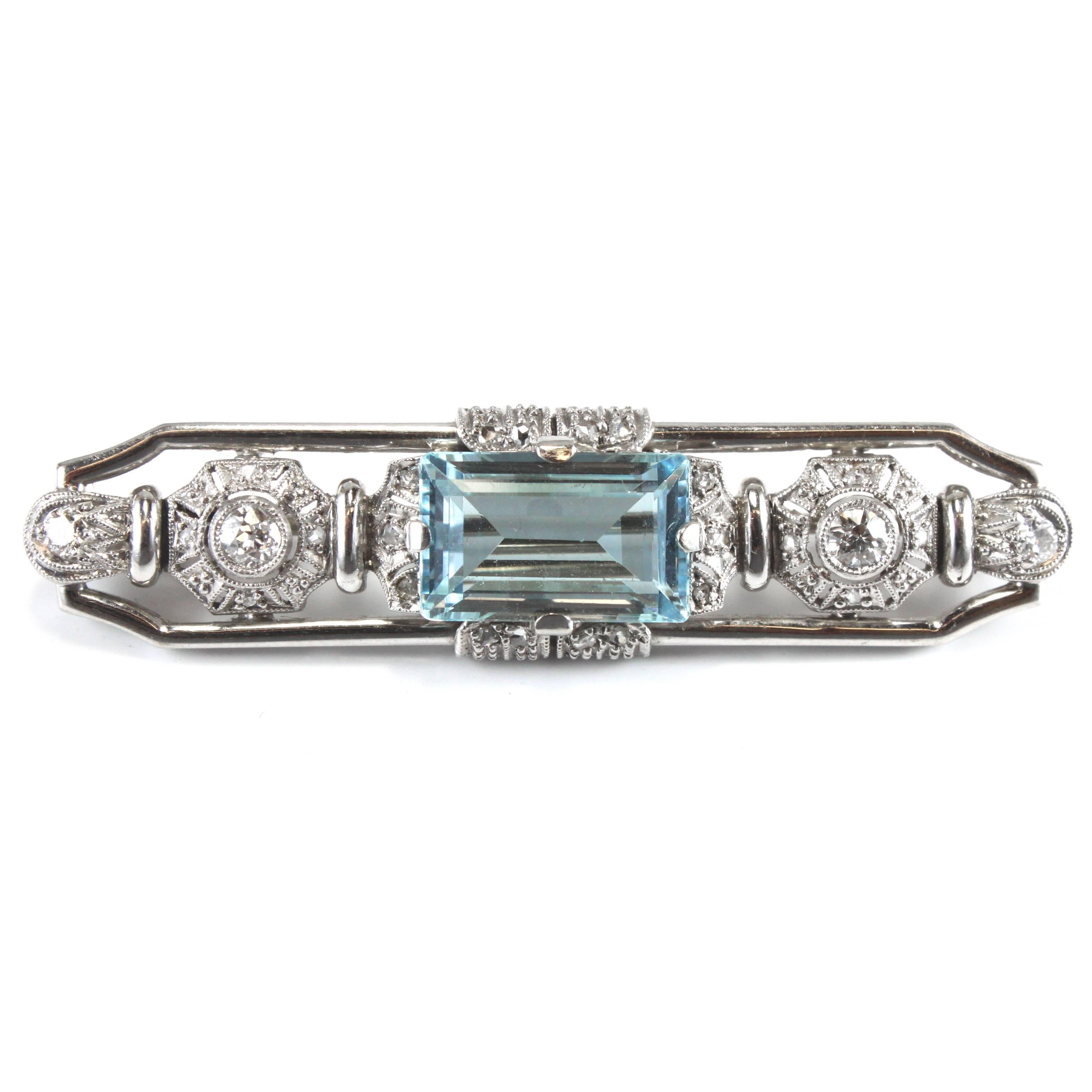 White Gold Art Deco Aquamarine and Diamond Brooch, 1920s 1