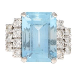 Art Deco Aquamarine and Diamond Cocktail Ring Set in 18 Karat White Gold