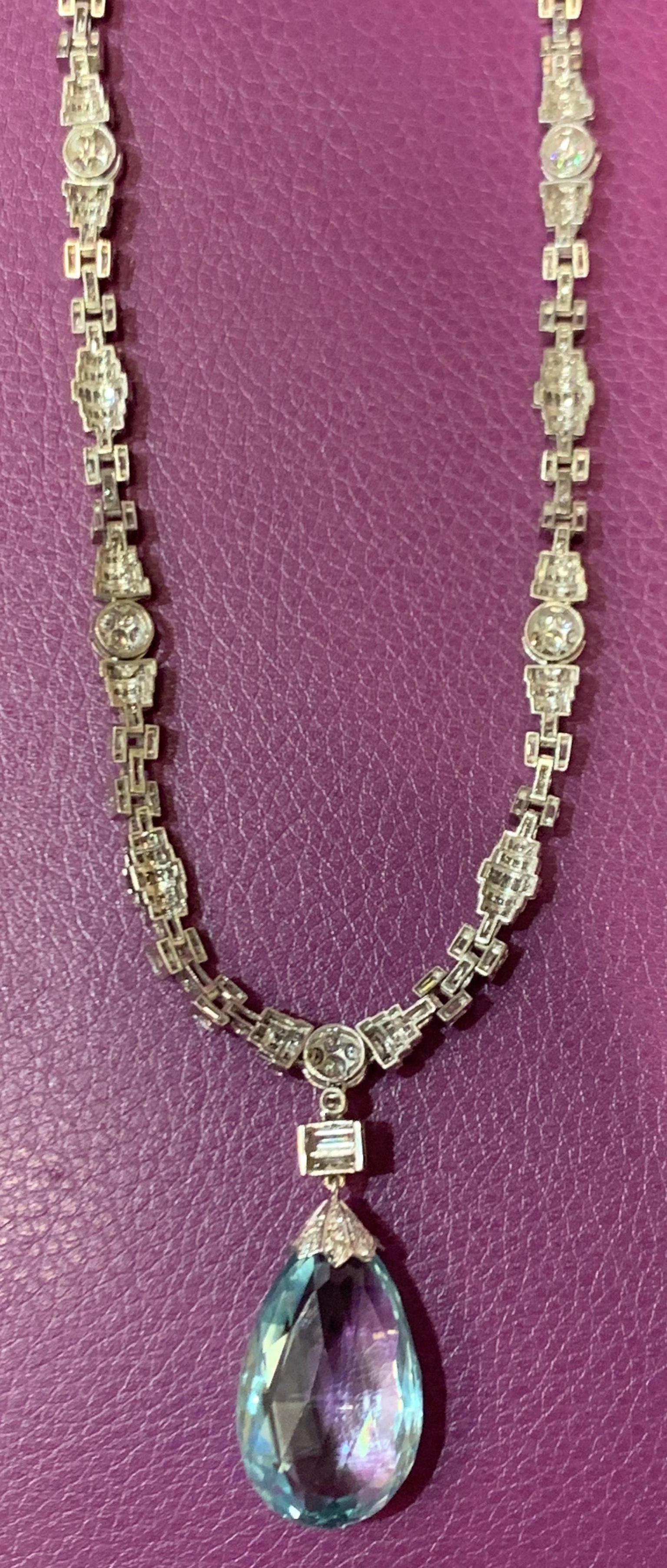 Art Deco Aquamarine and Diamond Necklace For Sale 4