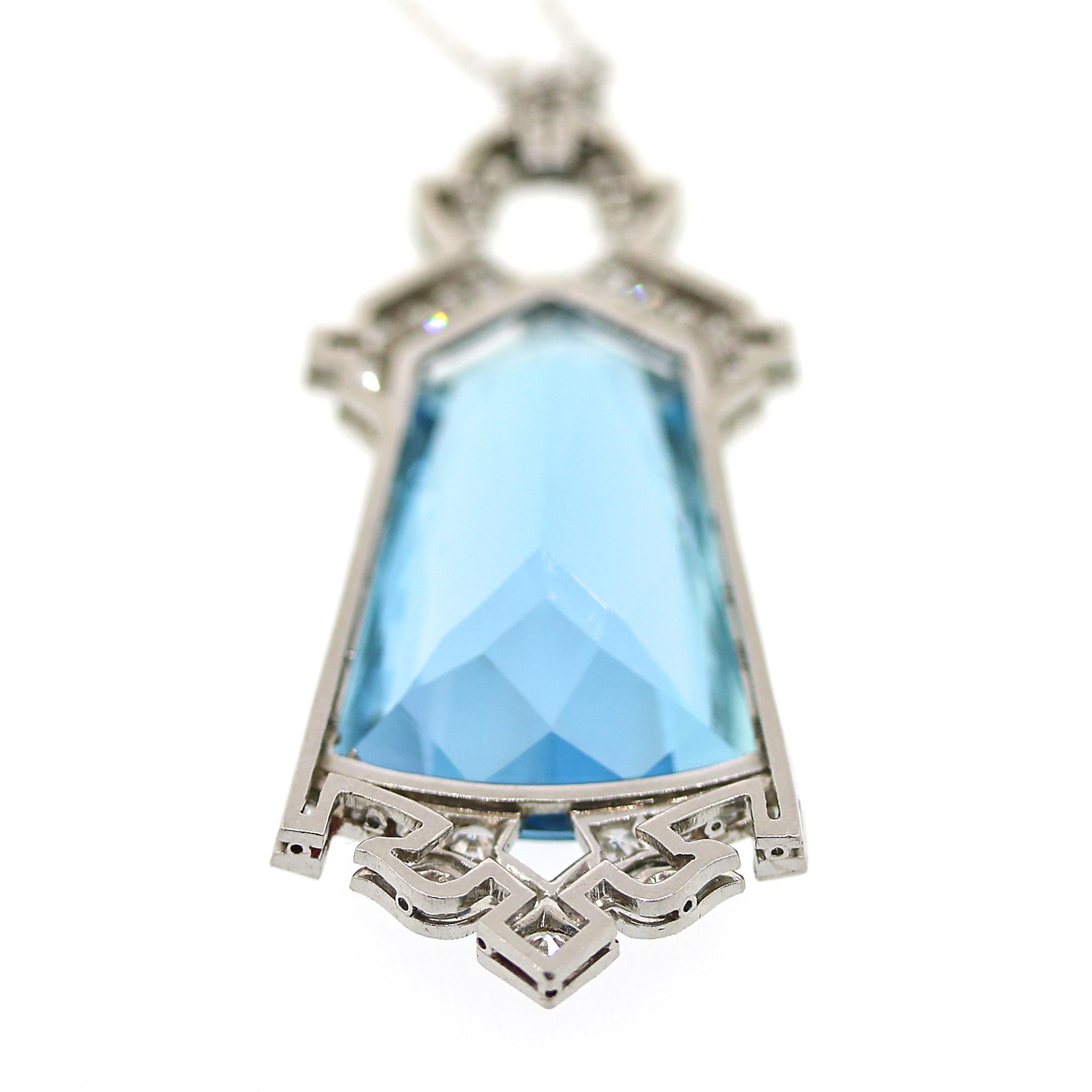 Women's Art Deco Aquamarine and Diamond Pendant Necklace For Sale