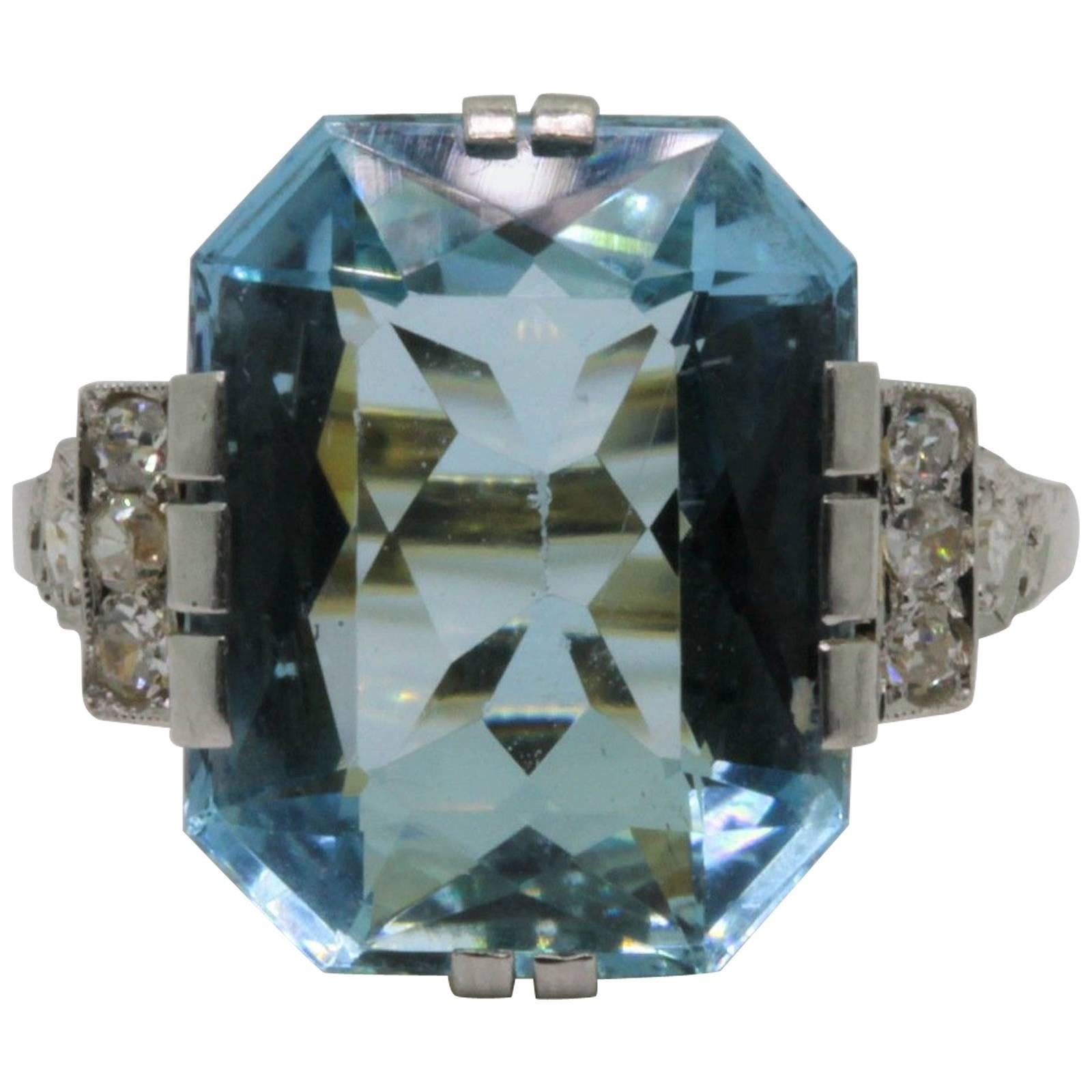 Art Deco Aquamarine and Diamond Platinum and Gold Ring