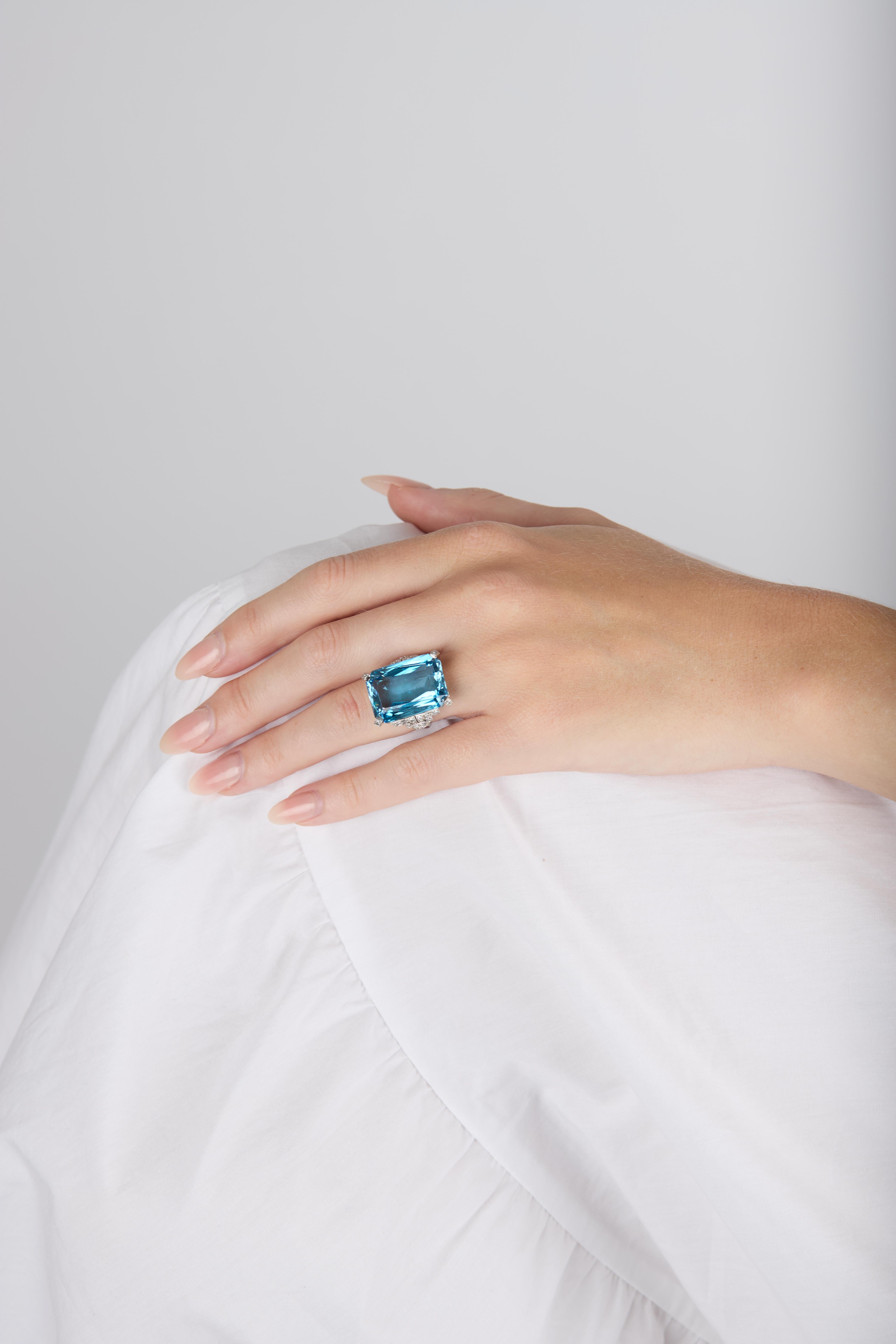 Art Deco aquamarine and diamond ring, circa 1935. In Good Condition For Sale In London, GB