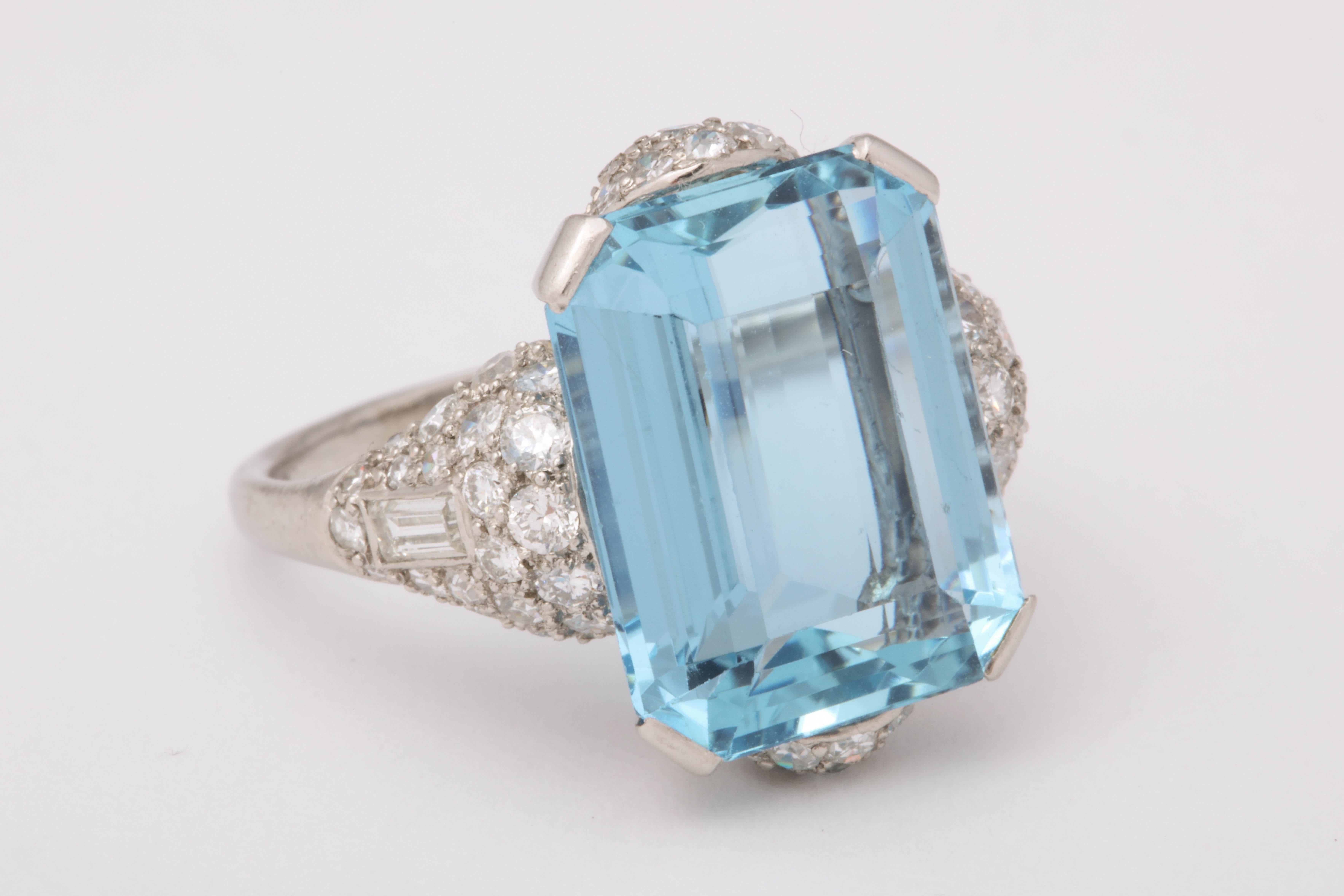 Art Deco Aquamarine and Diamond Ring In Excellent Condition In New York, NY