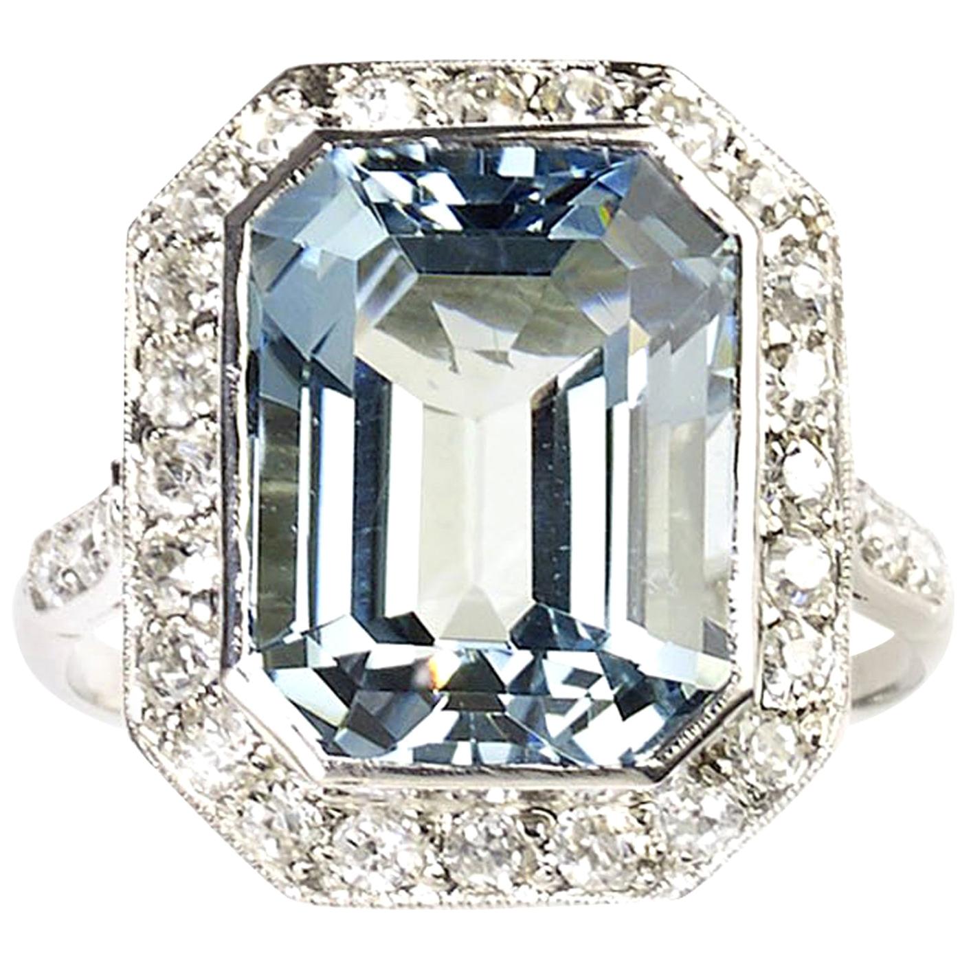 Art Deco Aquamarine, Diamond and Platinum Ring For Sale