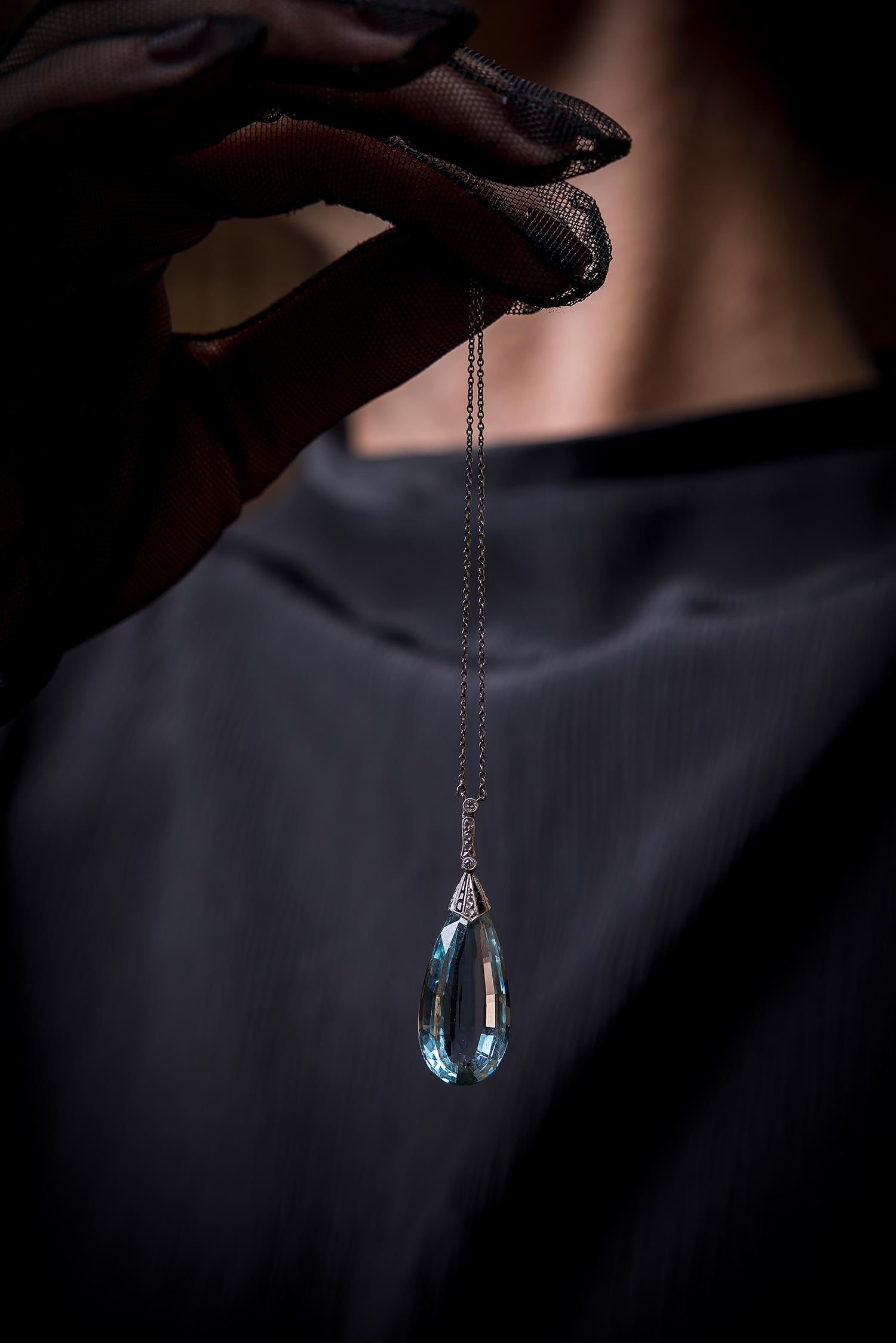 Art Deco aquamarine, diamond and onyx pendant necklace In Good Condition In Malmö, SE