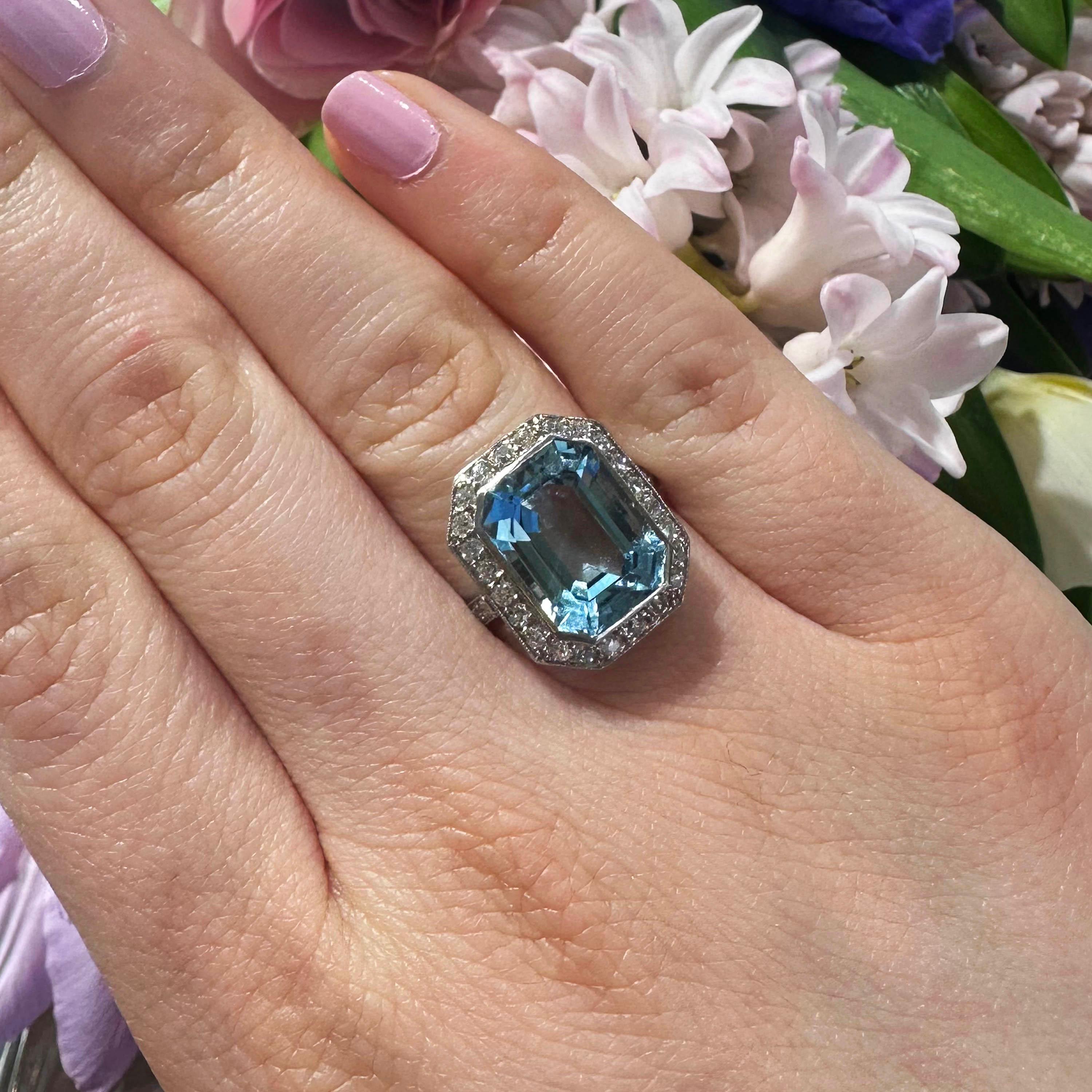 Art Deco Aquamarine, Diamond and Platinum Ring For Sale 1