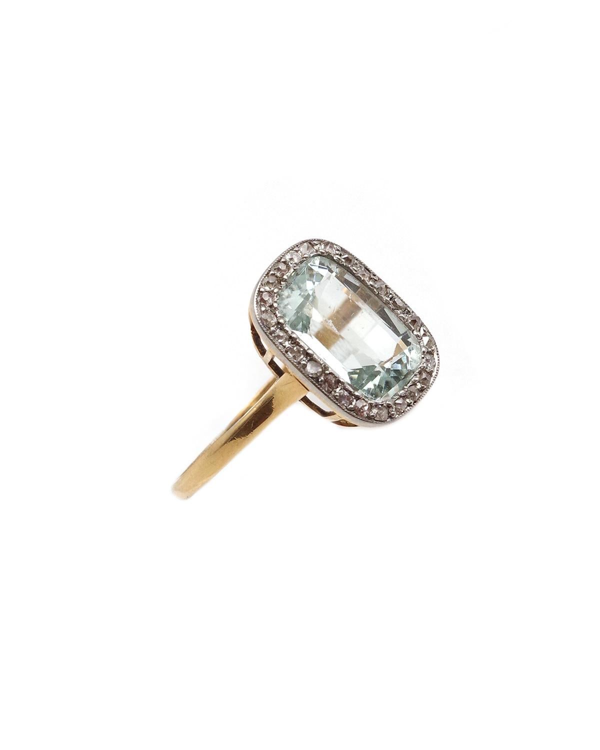 Art-Deco-Aquamarin-Diamant-Cluster-Ring aus 18 Karat Gold und Platin, Trauring im Zustand „Gut“ im Angebot in PARIS, FR