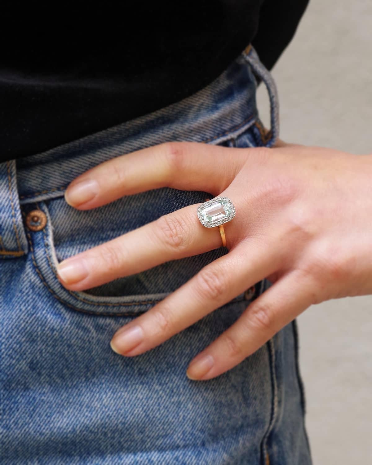 Art-Deco-Aquamarin-Diamant-Cluster-Ring aus 18 Karat Gold und Platin, Trauring für Damen oder Herren im Angebot