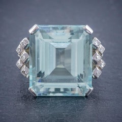 Art Deco Aquamarine Diamond Cocktail Ring in 25 Carat Aqua