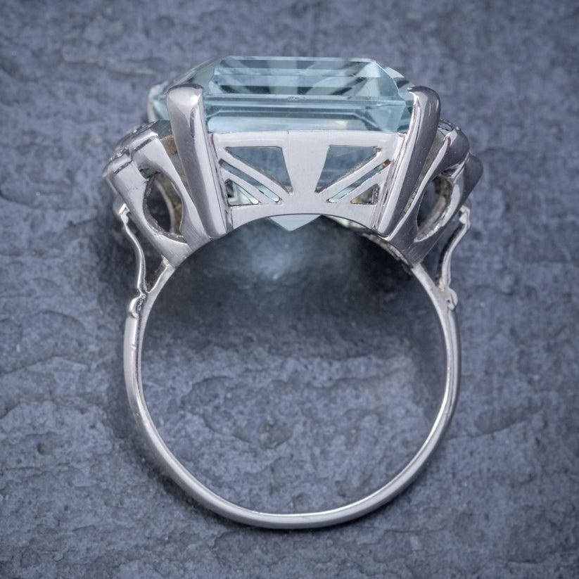 Art Deco Aquamarine Diamond Cocktail Ring in 25 Carat Aqua In Good Condition For Sale In Kendal, GB