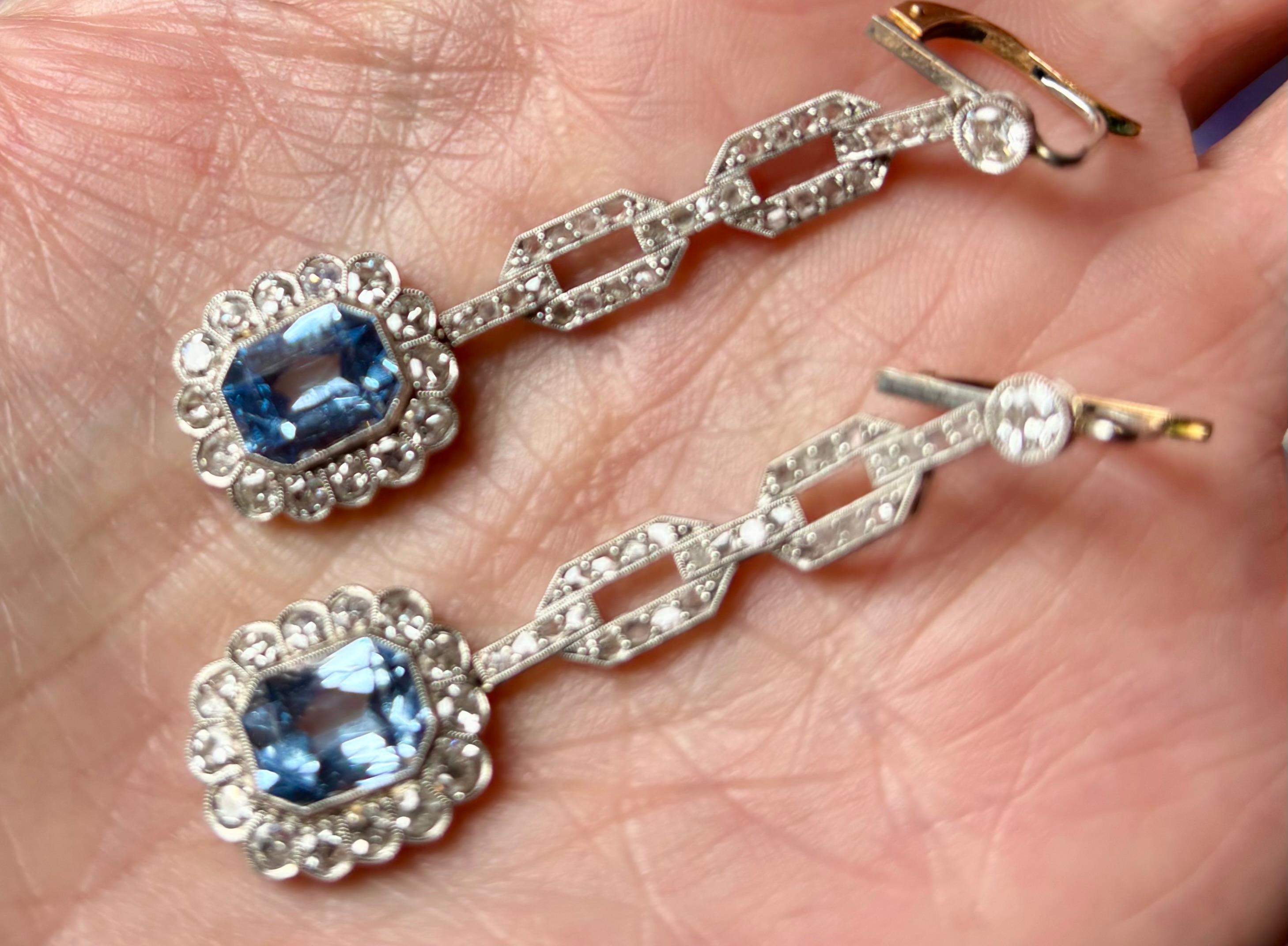 Orecchini Art Deco con acquamarina e diamanti, montati in platino. Ca. 1920's in vendita 5