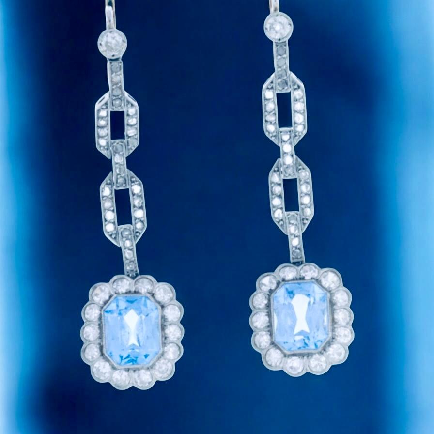 Art Déco Orecchini Art Deco con acquamarina e diamanti, montati in platino. Ca. 1920's in vendita
