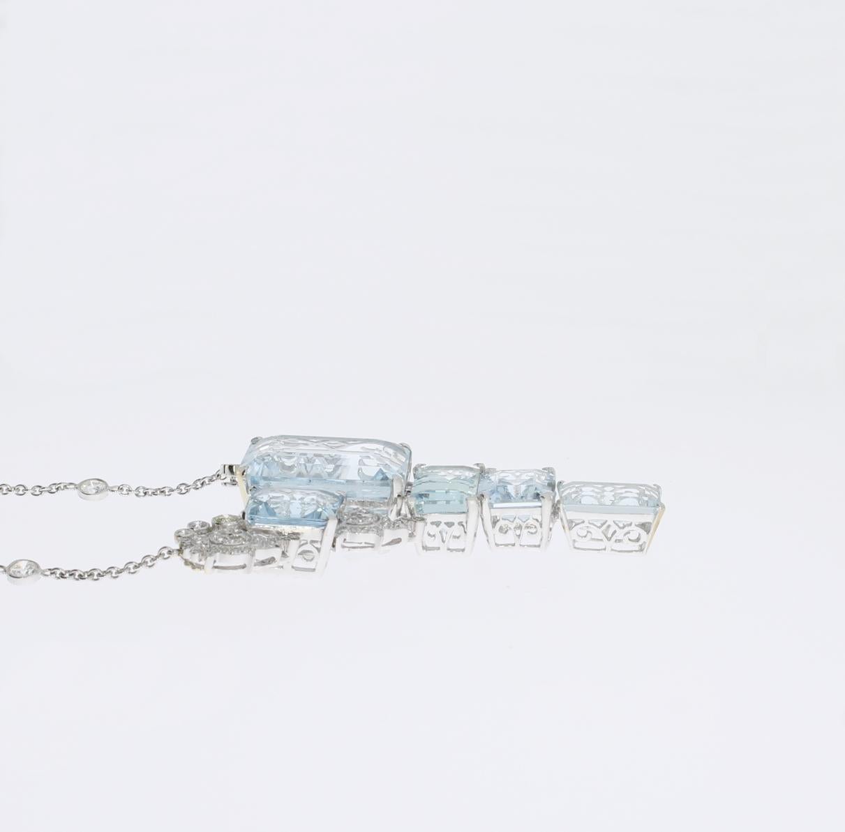 Art Deco Aquamarine Diamond Gold Pendant Necklace In Excellent Condition In Berlin, DE