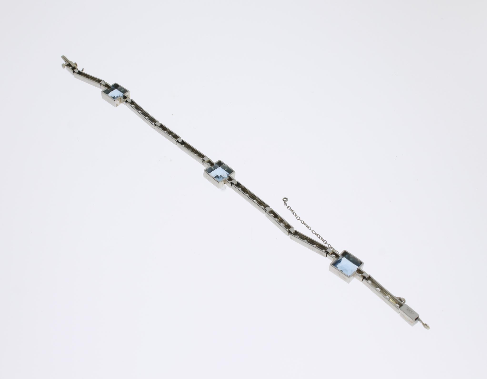 Art Deco Aquamarine Diamond Platinum Bracelet In Excellent Condition For Sale In Berlin, DE