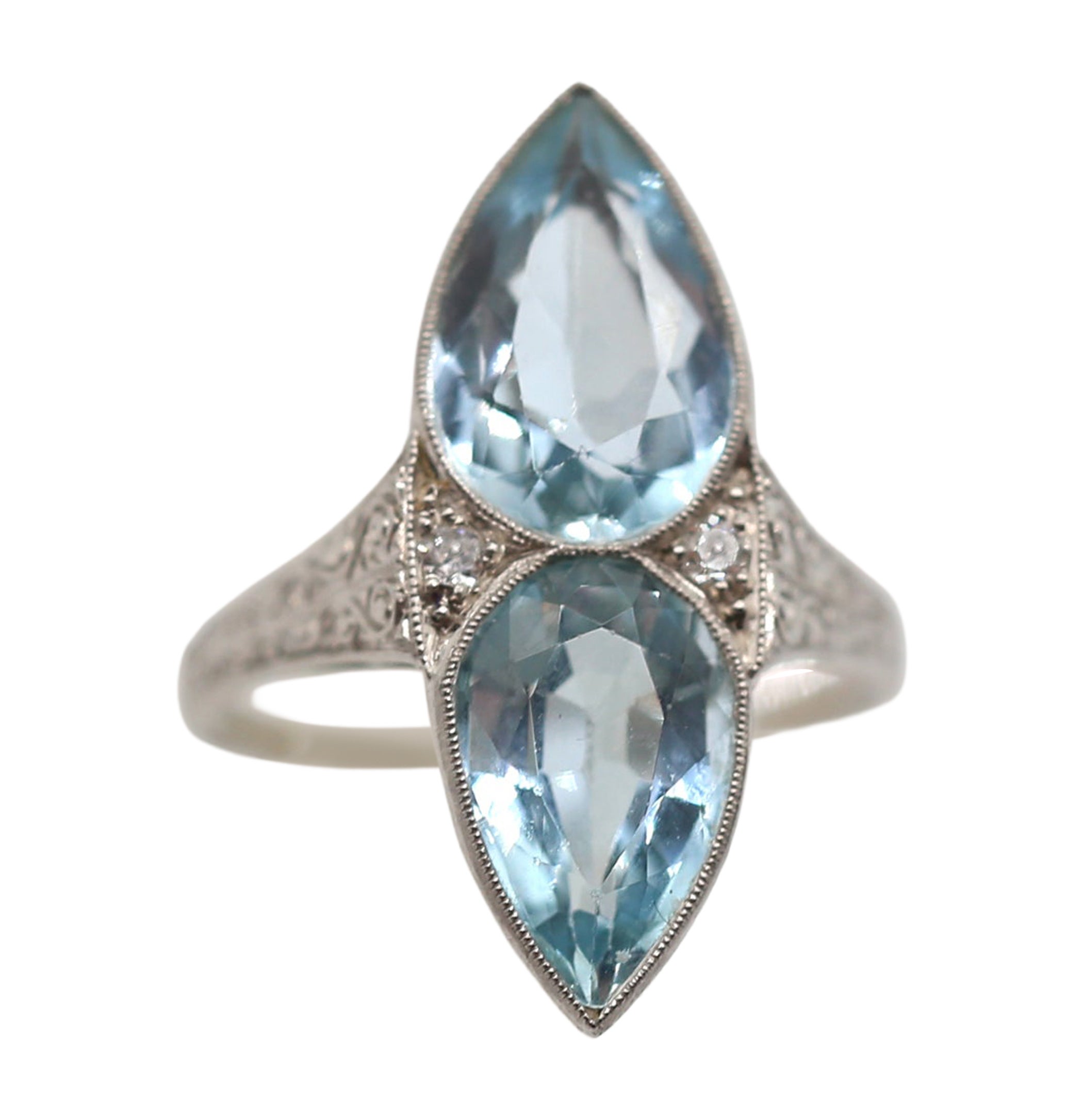 Anello Art Déco in platino con acquamarina e diamanti, anni ’30 circa