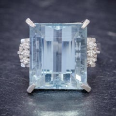 Art Deco Aquamarine Diamond Ring Platinum 14.88 Carat Aqua, circa 1930