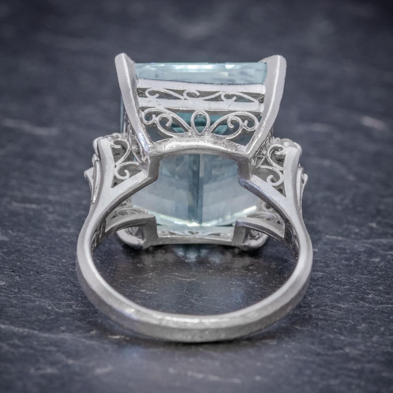 Art Deco Aquamarine Diamond Ring Platinum 14.88 Carat Aqua, circa 1930 In Good Condition For Sale In Lancaster , GB