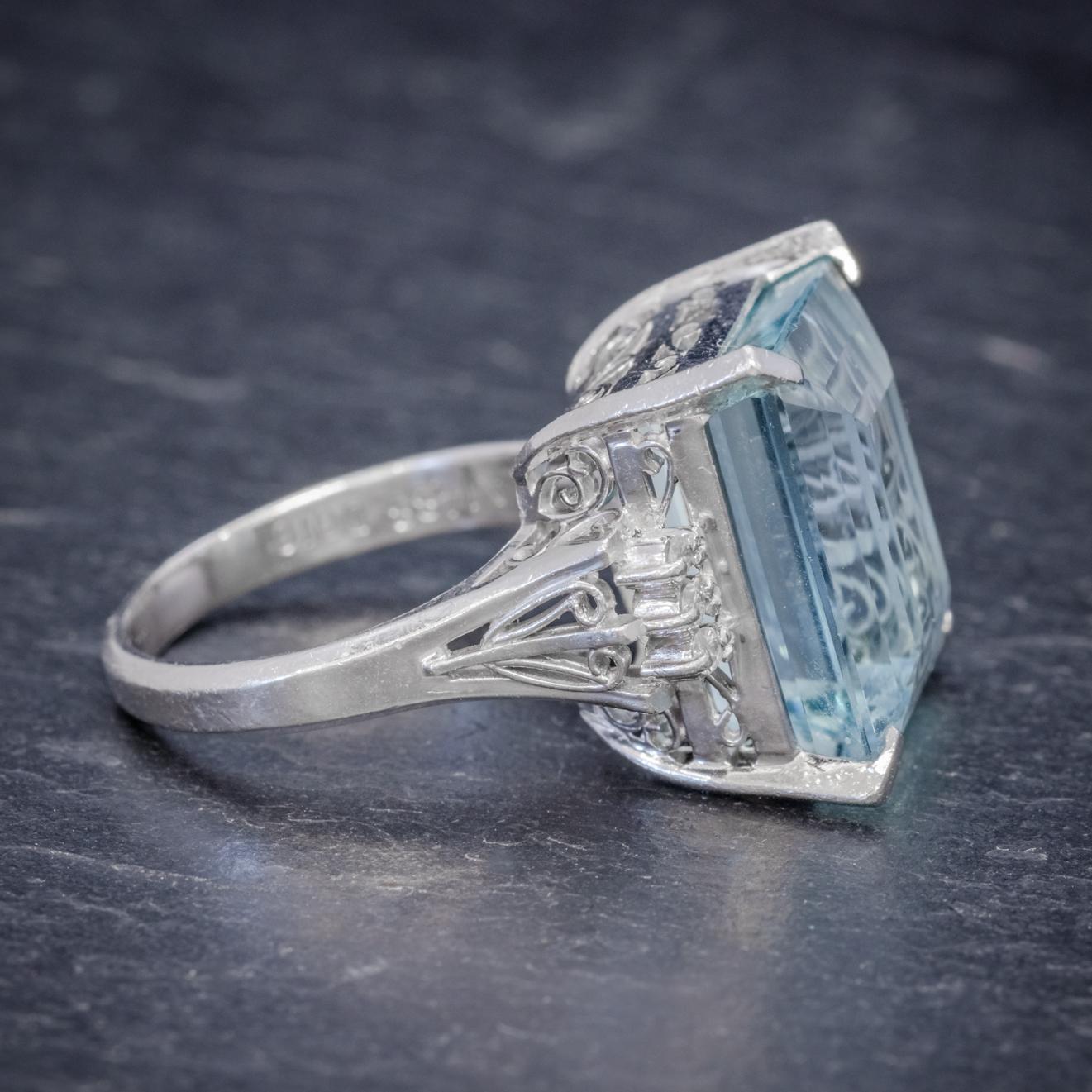 Women's Art Deco Aquamarine Diamond Ring Platinum 14.88 Carat Aqua, circa 1930 For Sale