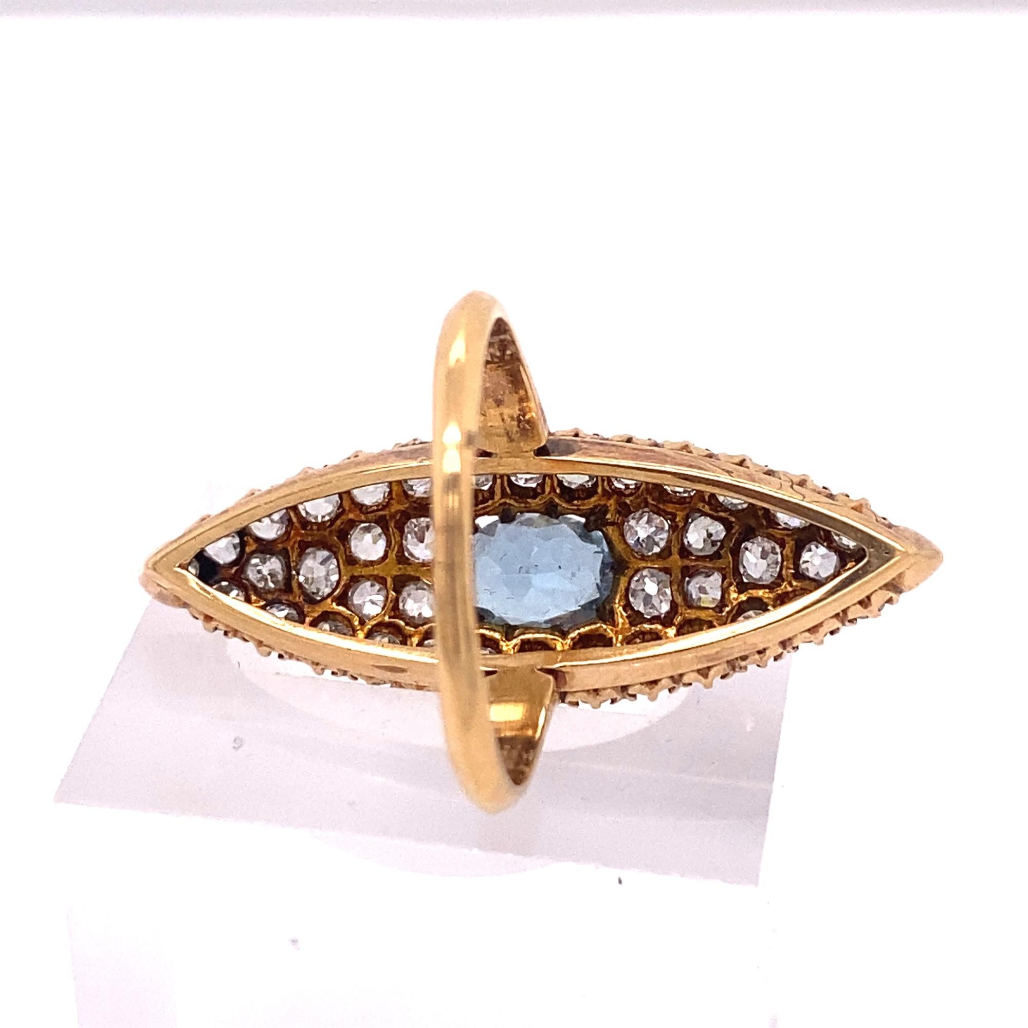 Art Deco Aquamarine Diamonds Marquise Shape 18K Gold Ring In Excellent Condition For Sale In Woodland Hills, CA