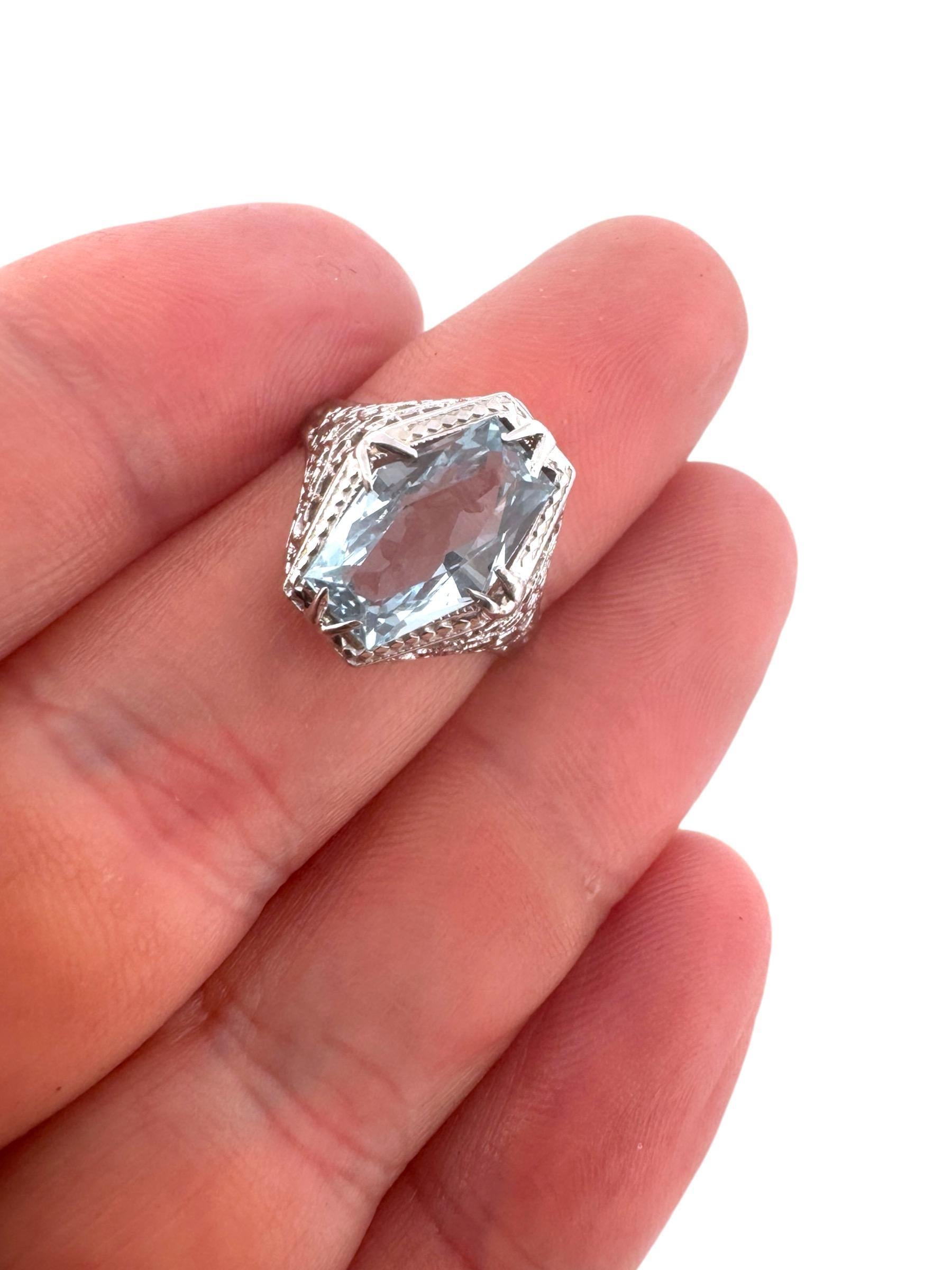 Art Deco Aquamarine Filigree Cocktail Ring 14K White Gold For Sale 3