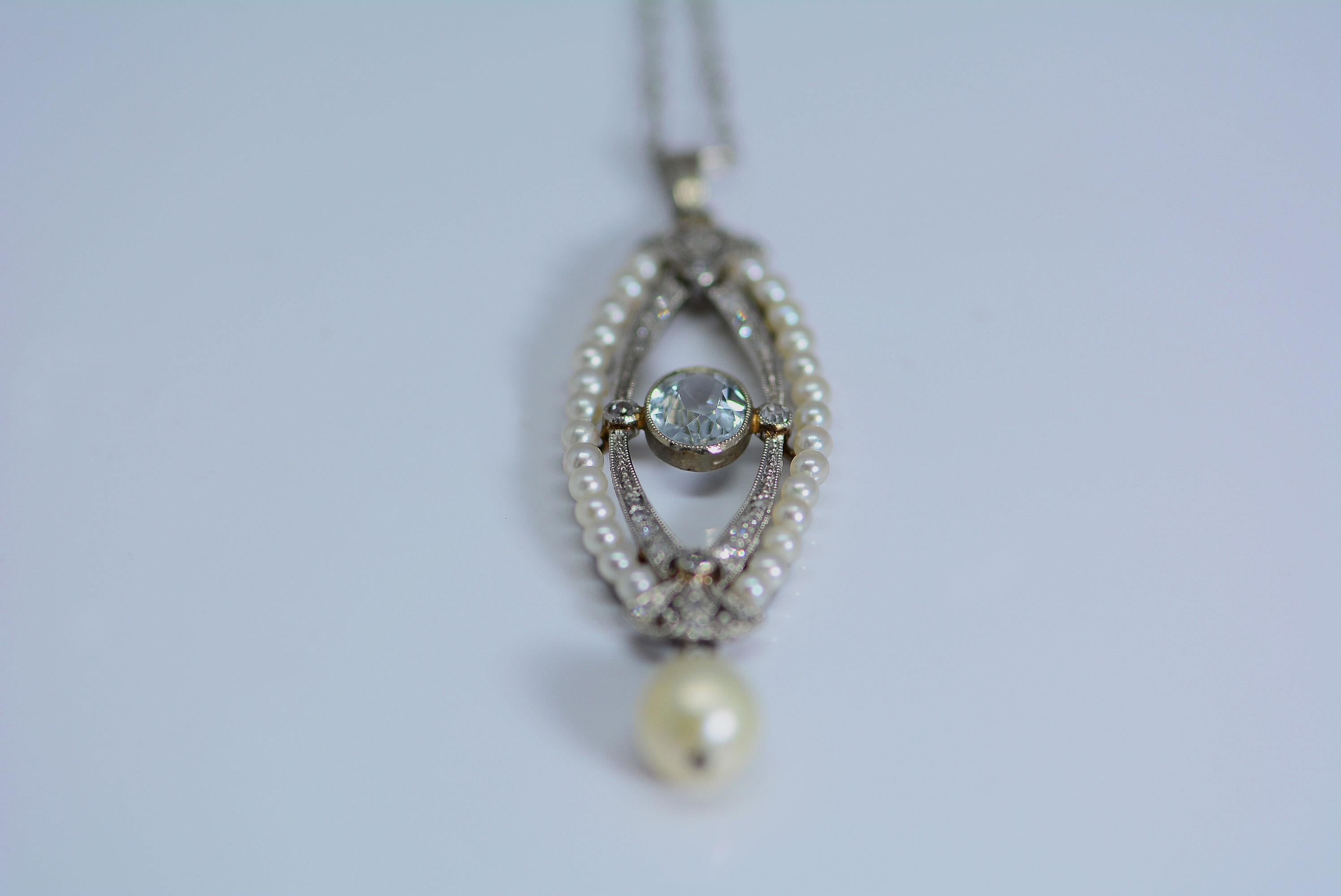 Art Deco Aquamarine, Pearl, and Diamond Platinum Pendant In Excellent Condition For Sale In Aurora, Ontario