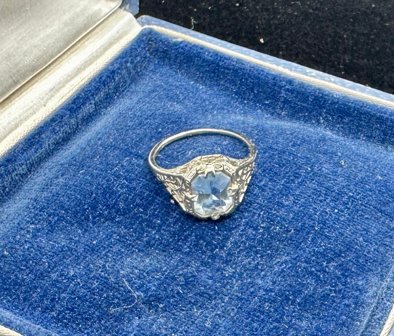 Anello Art Deco con acquamarina Anello di fidanzamento in oro bianco 14 carati Filigrana in vendita 4
