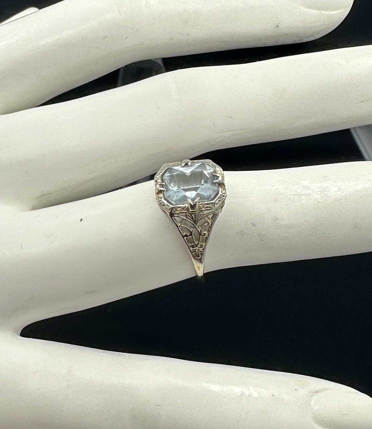 Anello Art Deco con acquamarina Anello di fidanzamento in oro bianco 14 carati Filigrana in vendita 2