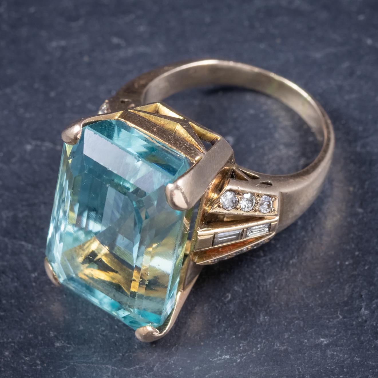 Art Deco Aquamarine 18 Carat Gold 28 Carat Aqua Ring im Angebot 1