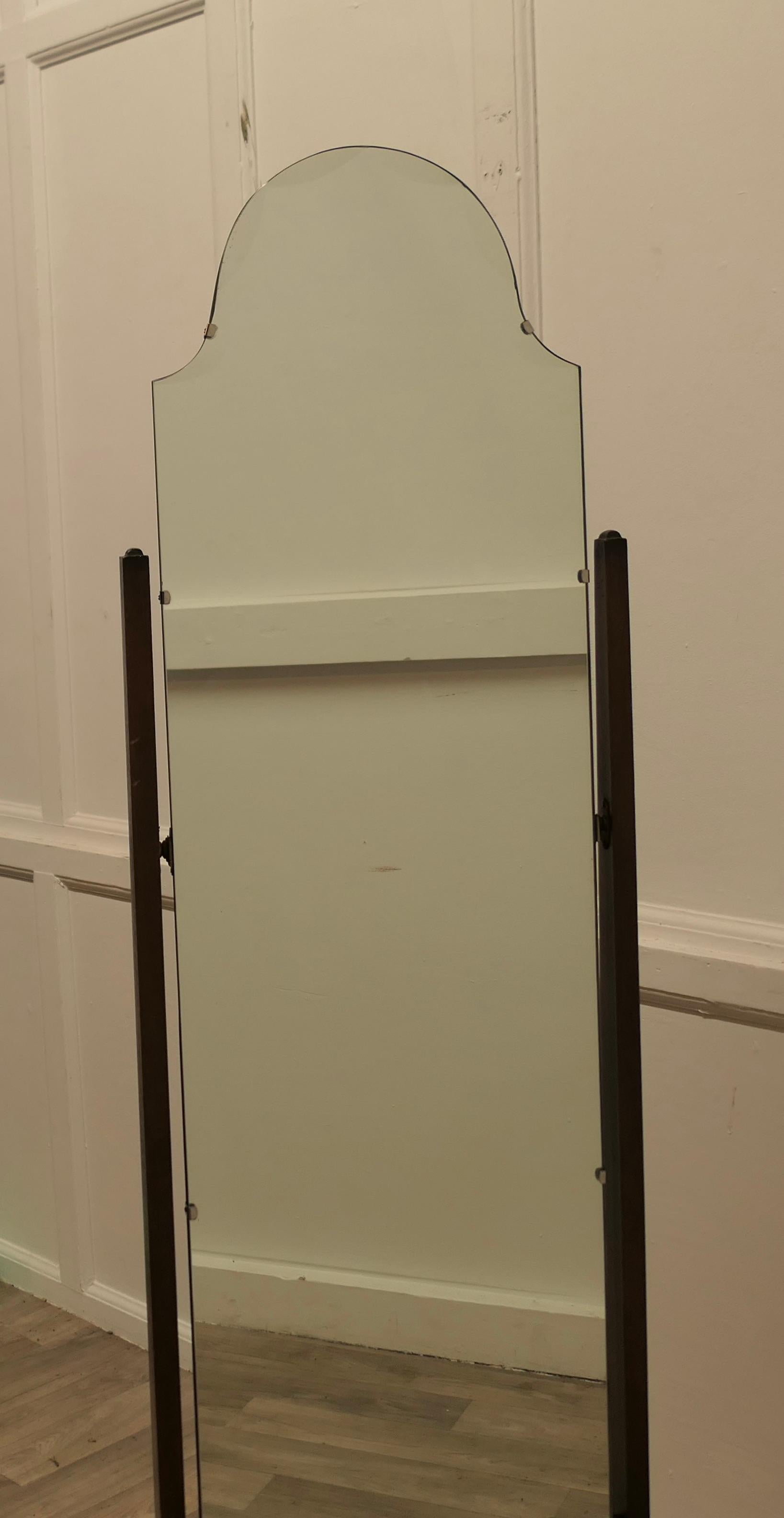 Art Deco Arch Top Cheval Mirror  The Mirror has an Arch shaped top In Good Condition For Sale In Godshill, Isle of Wight