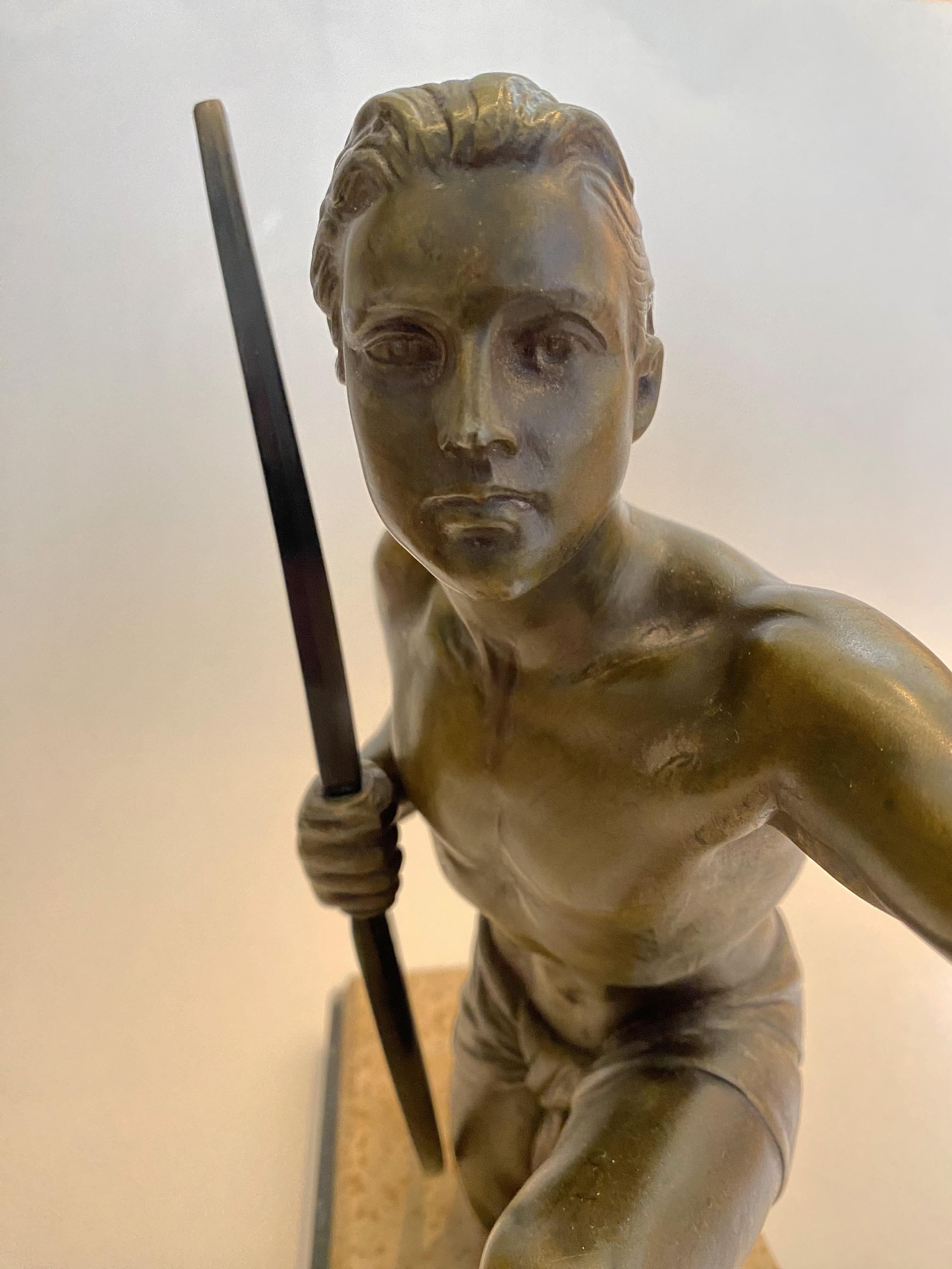 Sculpture d'archer Art déco, homme avec un arc, par Jean de Roncourt, France, années 1920. en vente 2
