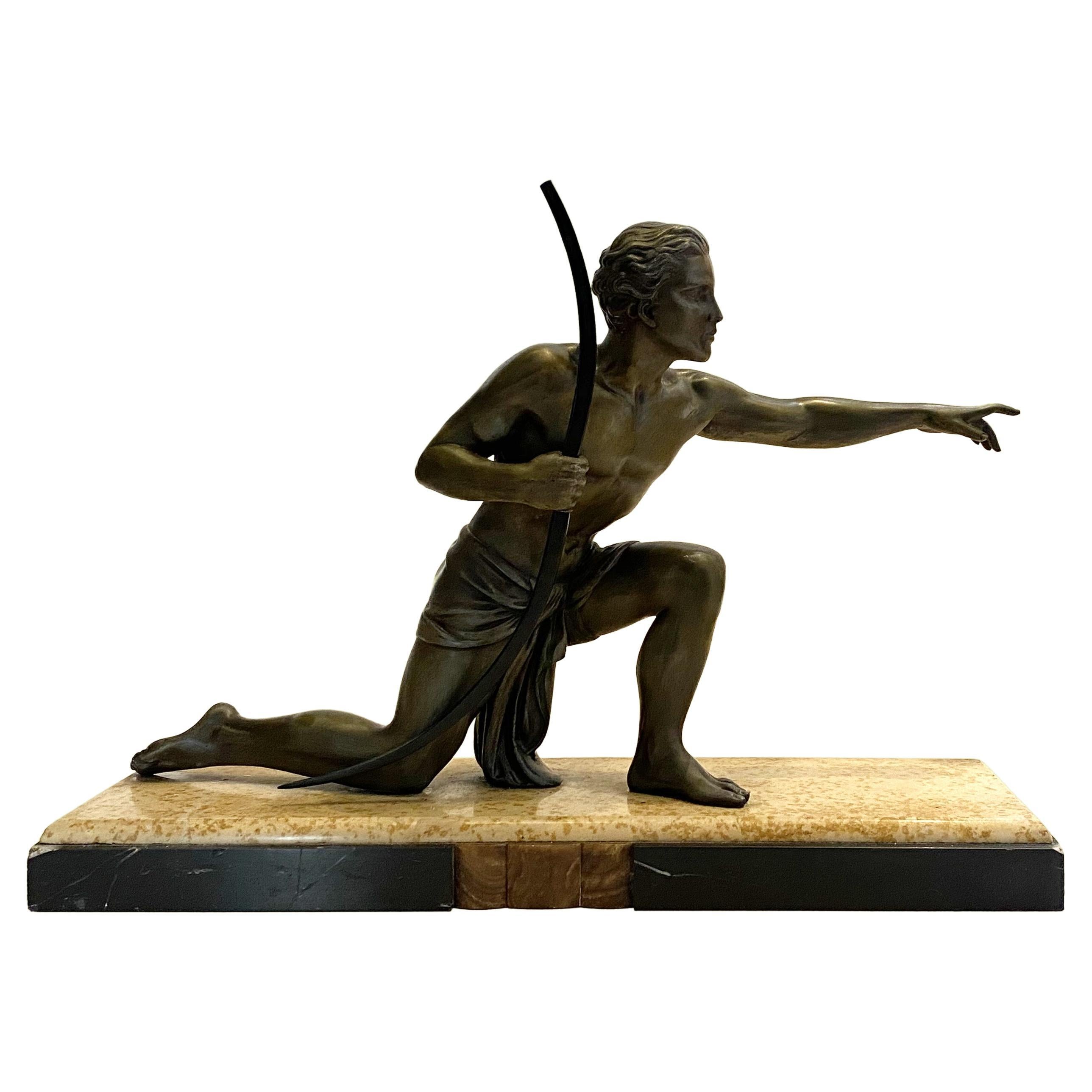 Sculpture d'archer Art déco, homme avec un arc, par Jean de Roncourt, France, années 1920.